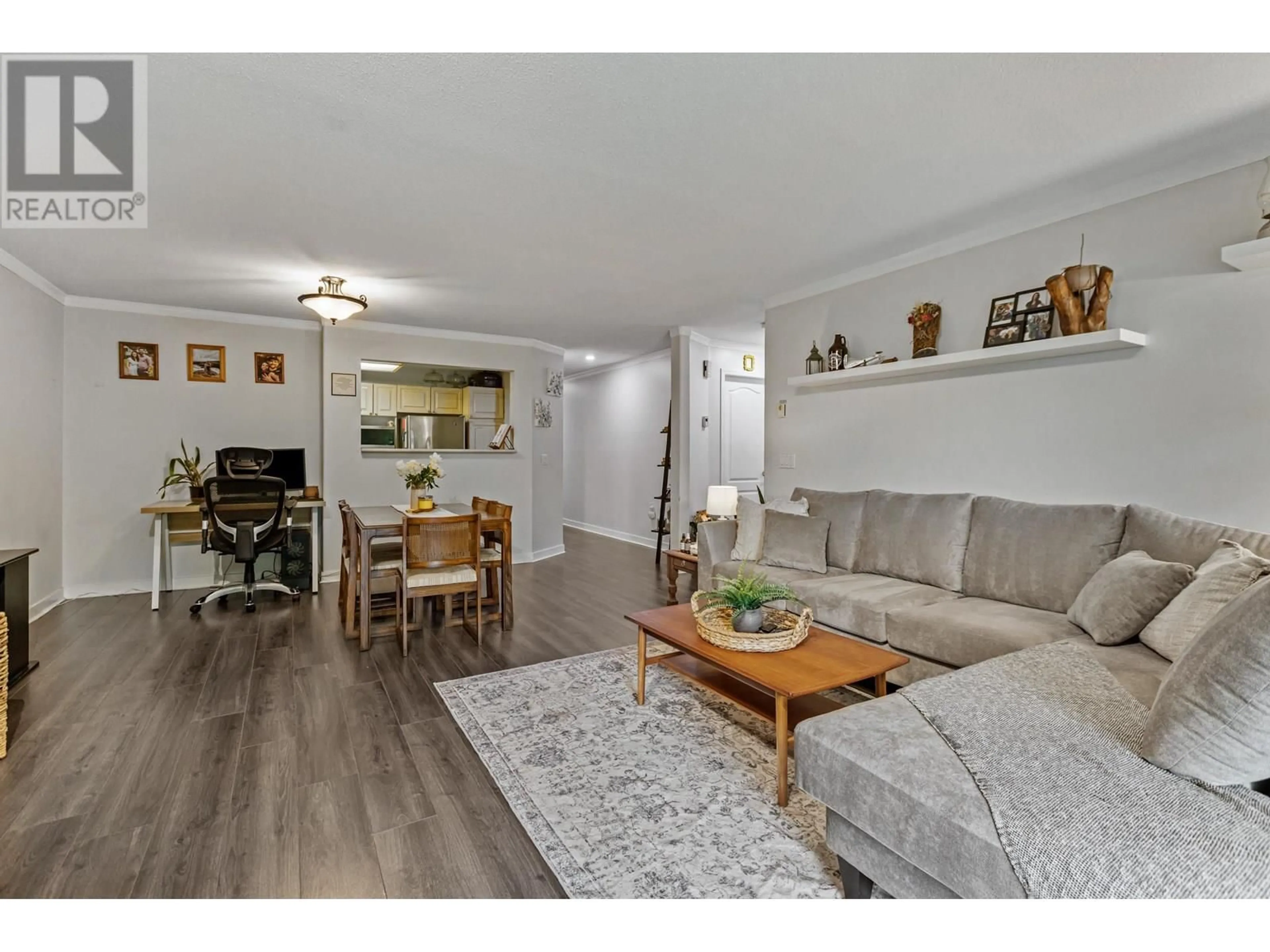 Living room with furniture, wood/laminate floor for 31 - 12071 232B STREET, Maple Ridge British Columbia V2X0Z7
