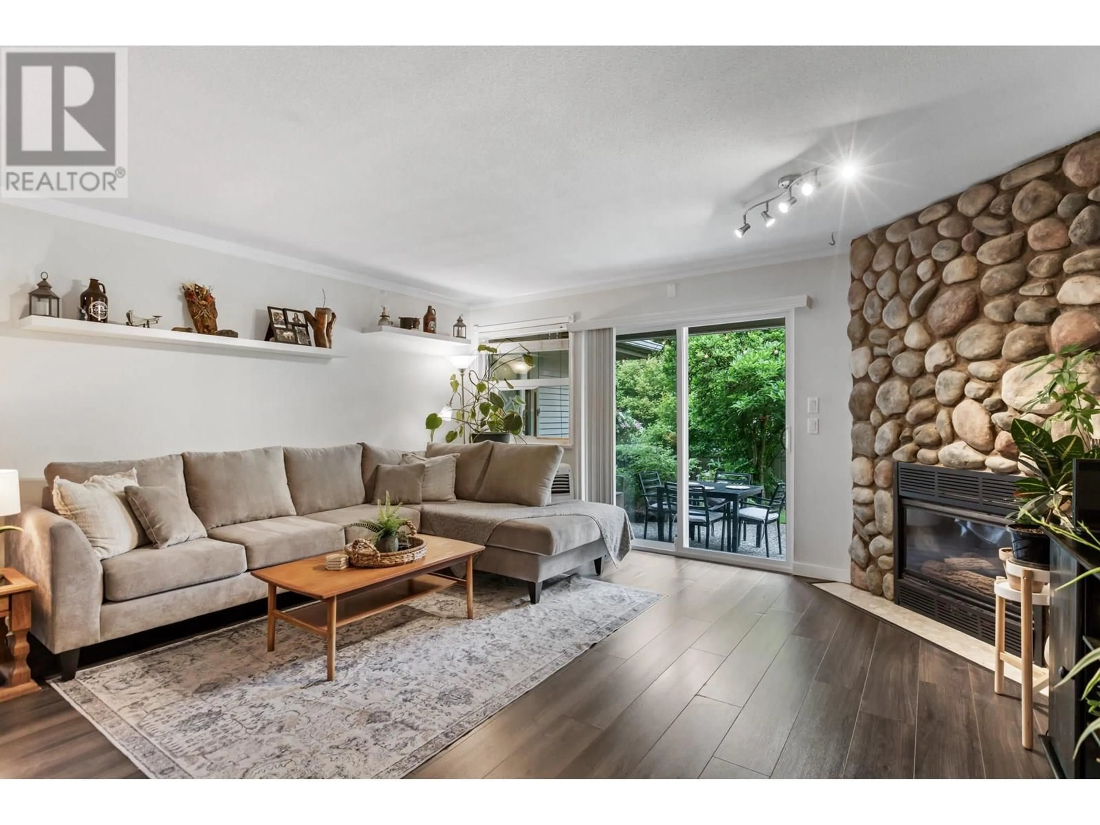 Living room with furniture, wood/laminate floor for 31 - 12071 232B STREET, Maple Ridge British Columbia V2X0Z7