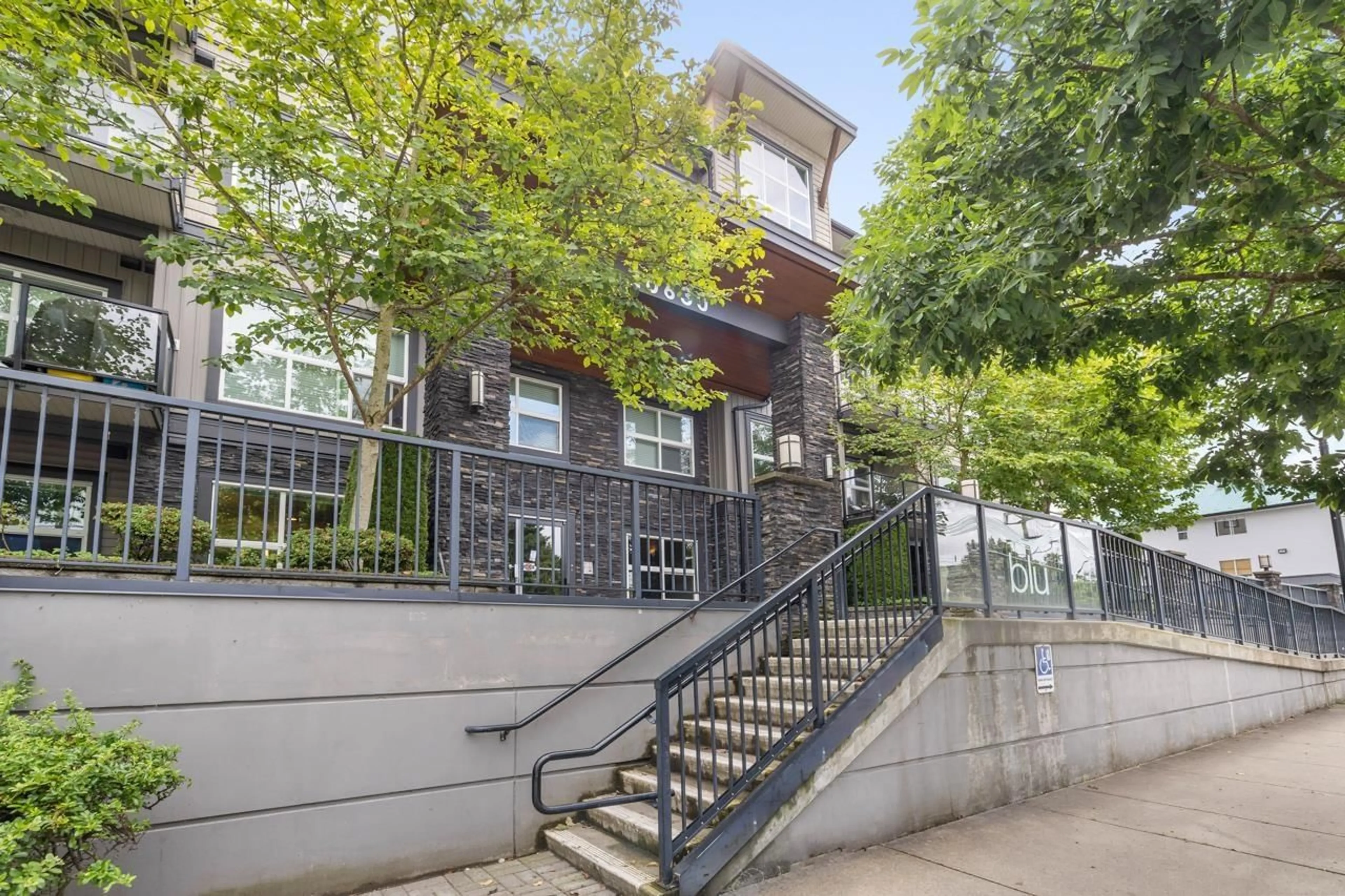 Unknown for 204 - 20630 DOUGLAS, Langley British Columbia V3A4B8