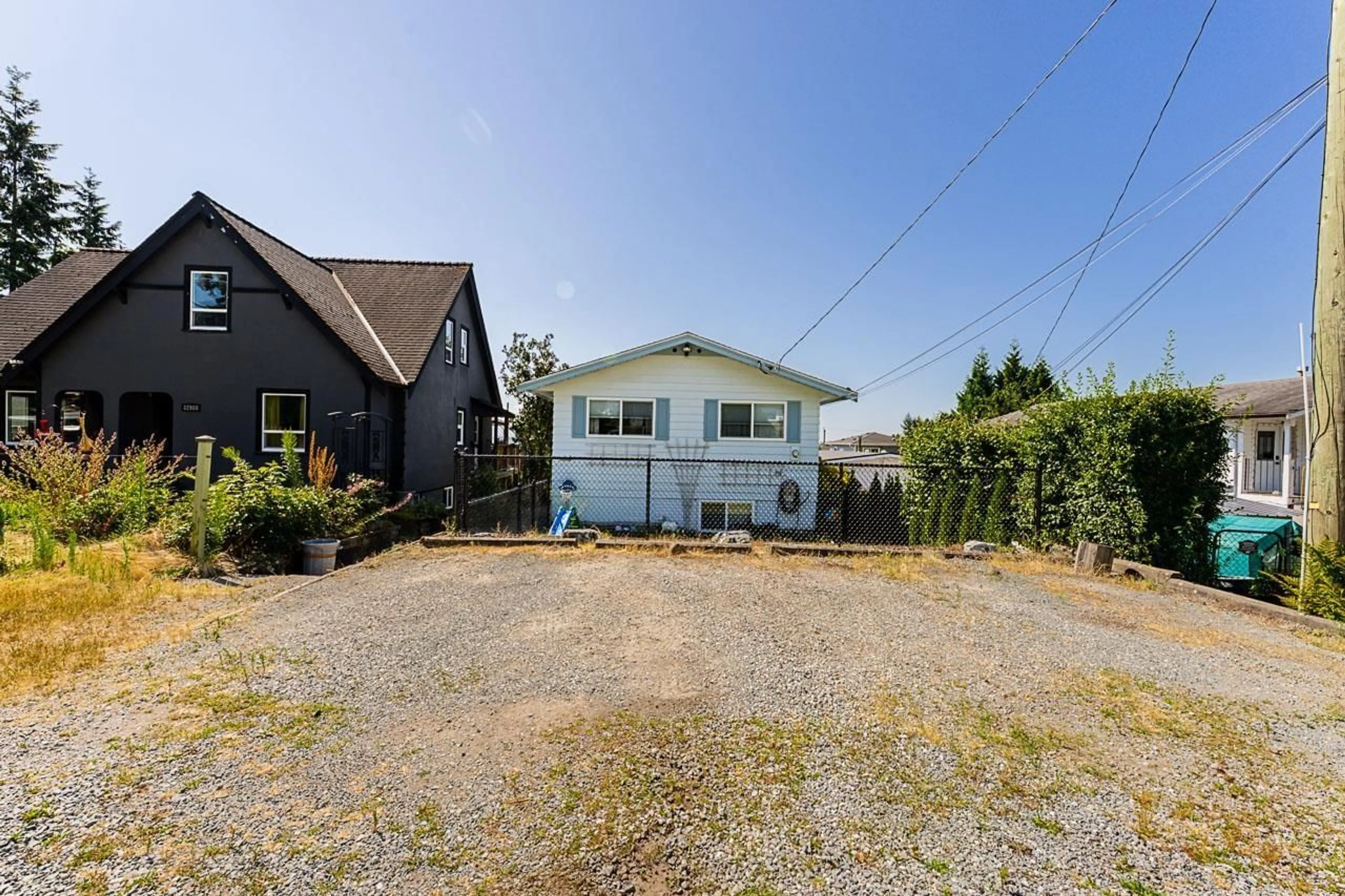 A pic from outside/outdoor area/front of a property/back of a property/a pic from drone, street for 32986 4TH, Mission British Columbia V2V1S4