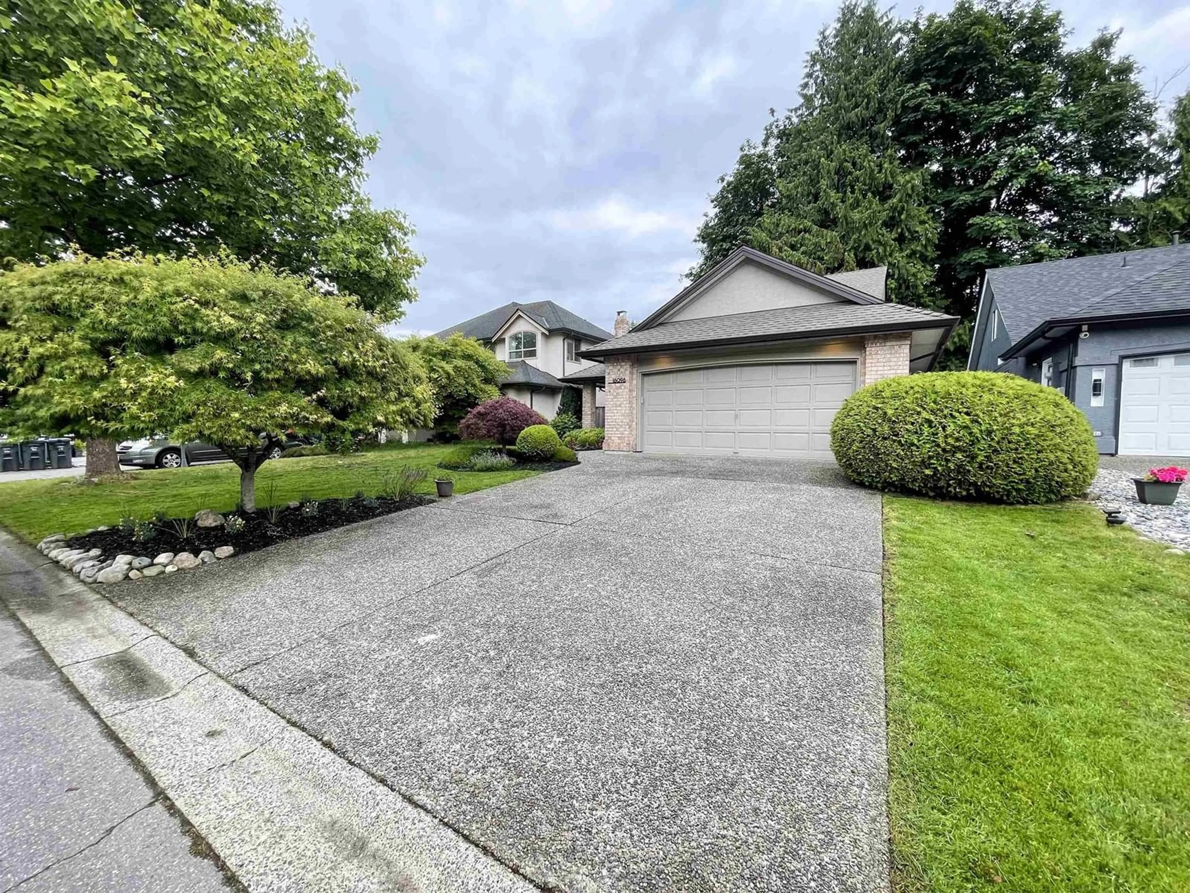 A pic from outside/outdoor area/front of a property/back of a property/a pic from drone, street for 16096 108A, Surrey British Columbia V4N1P1