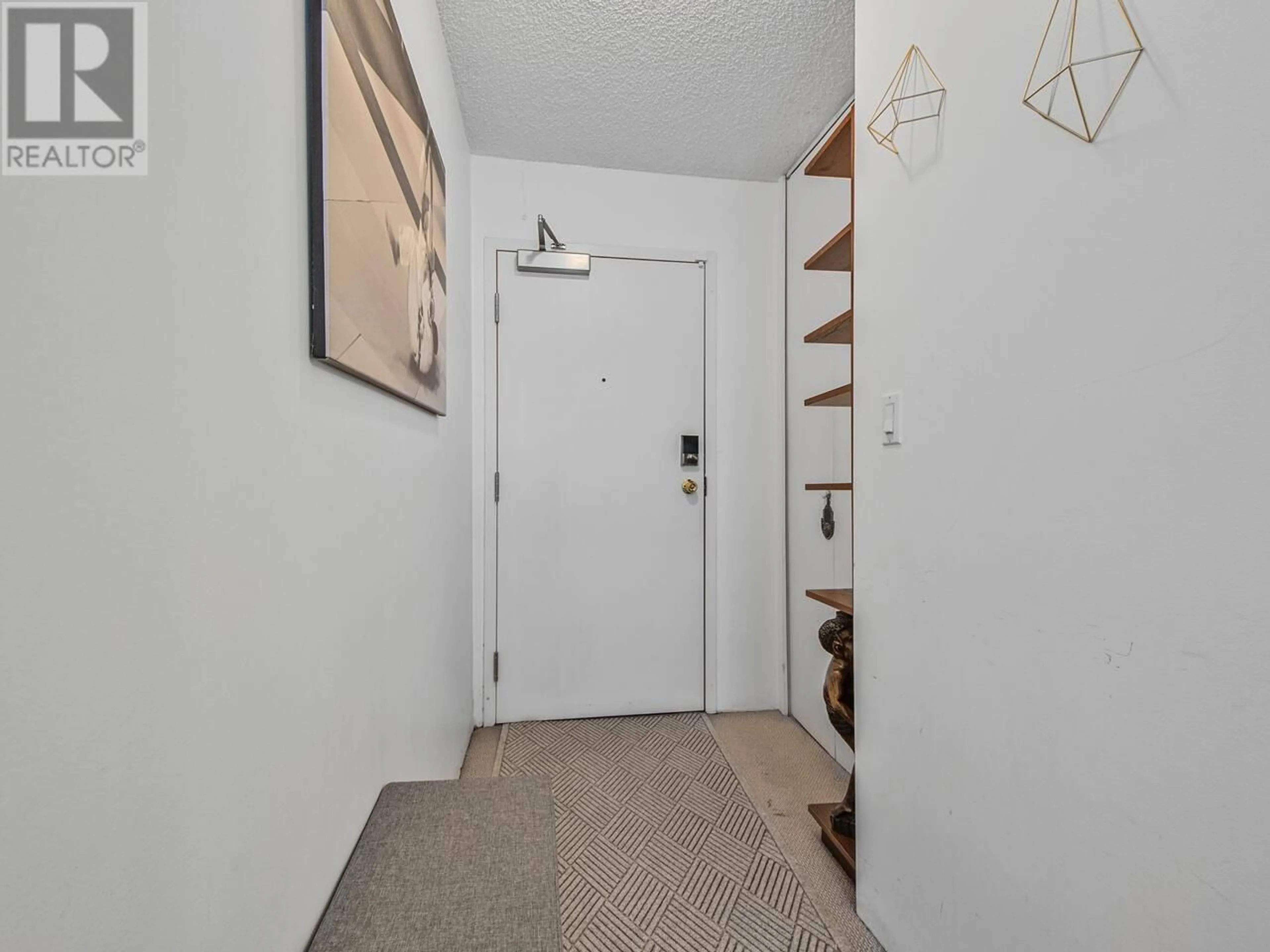 Indoor entryway for 407 - 145 ST. GEORGES AVENUE, North Vancouver British Columbia V7L3G8