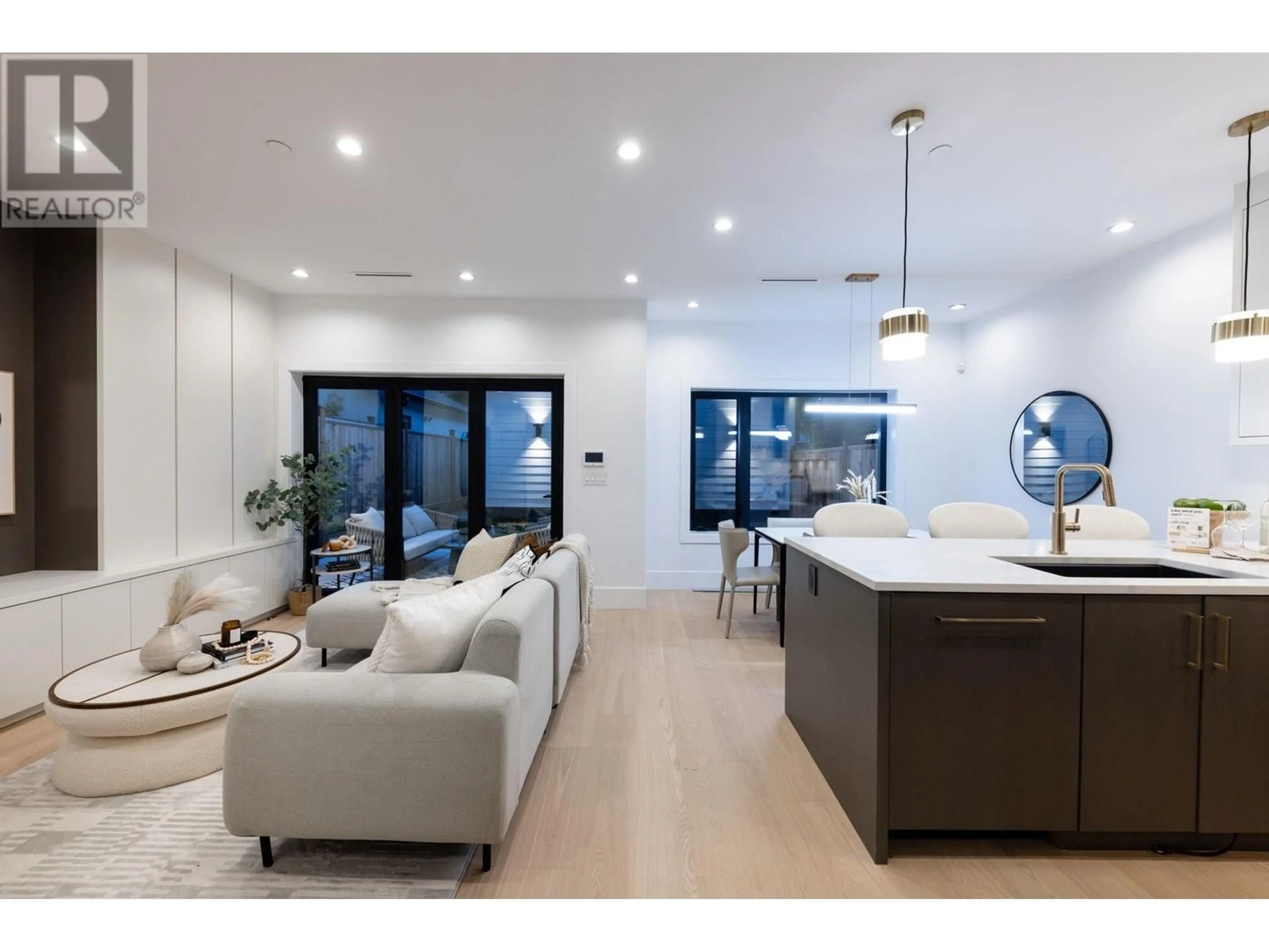 Open concept kitchen, unknown for #2 - 1079 14TH AVENUE, Vancouver British Columbia V5T2P1