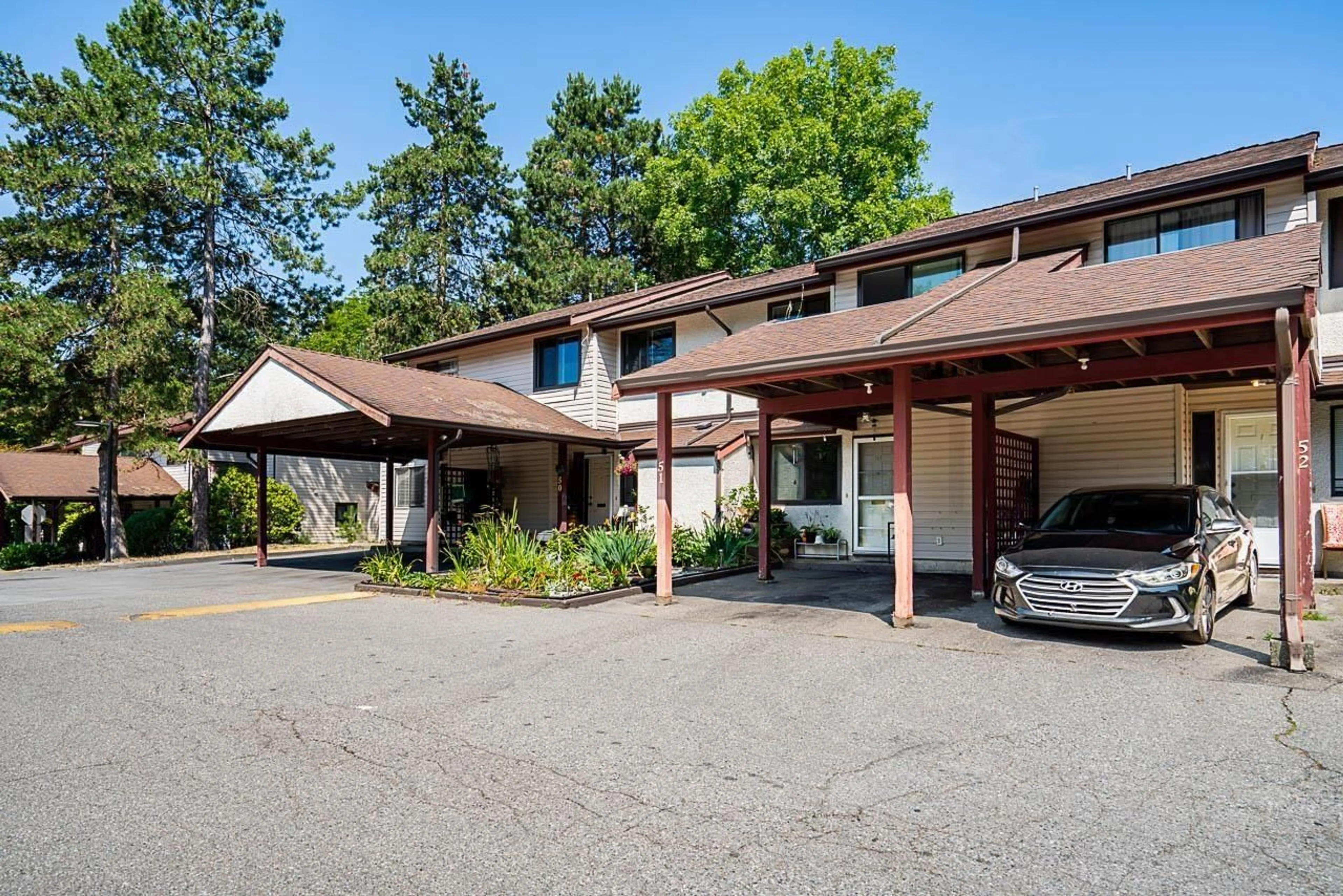 Patio, mountain view for 51 - 13990 74, Surrey British Columbia V3W7E6