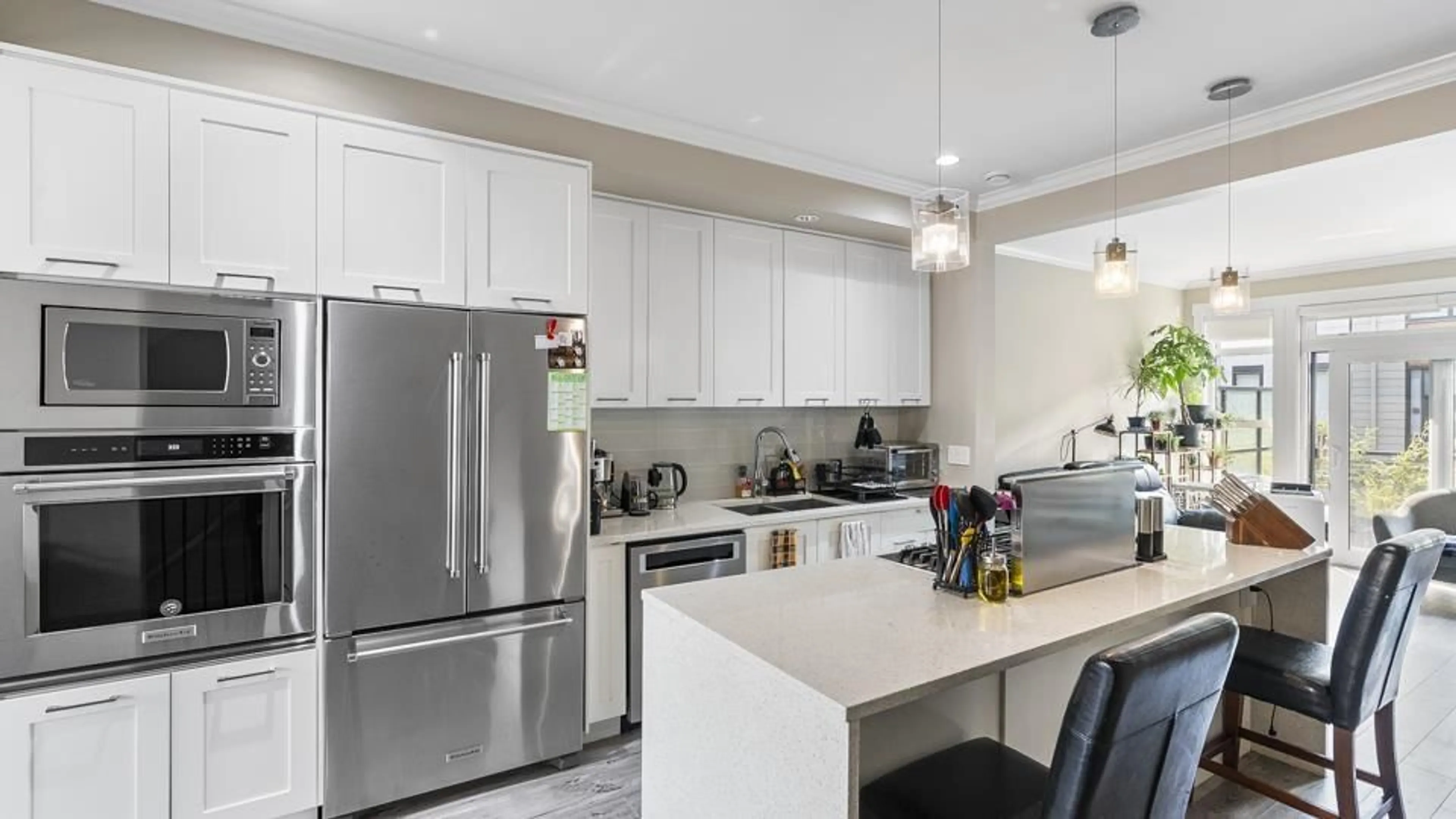 Open concept kitchen, ceramic/tile floor for 104 - 16488 64, Surrey British Columbia V3S6X6