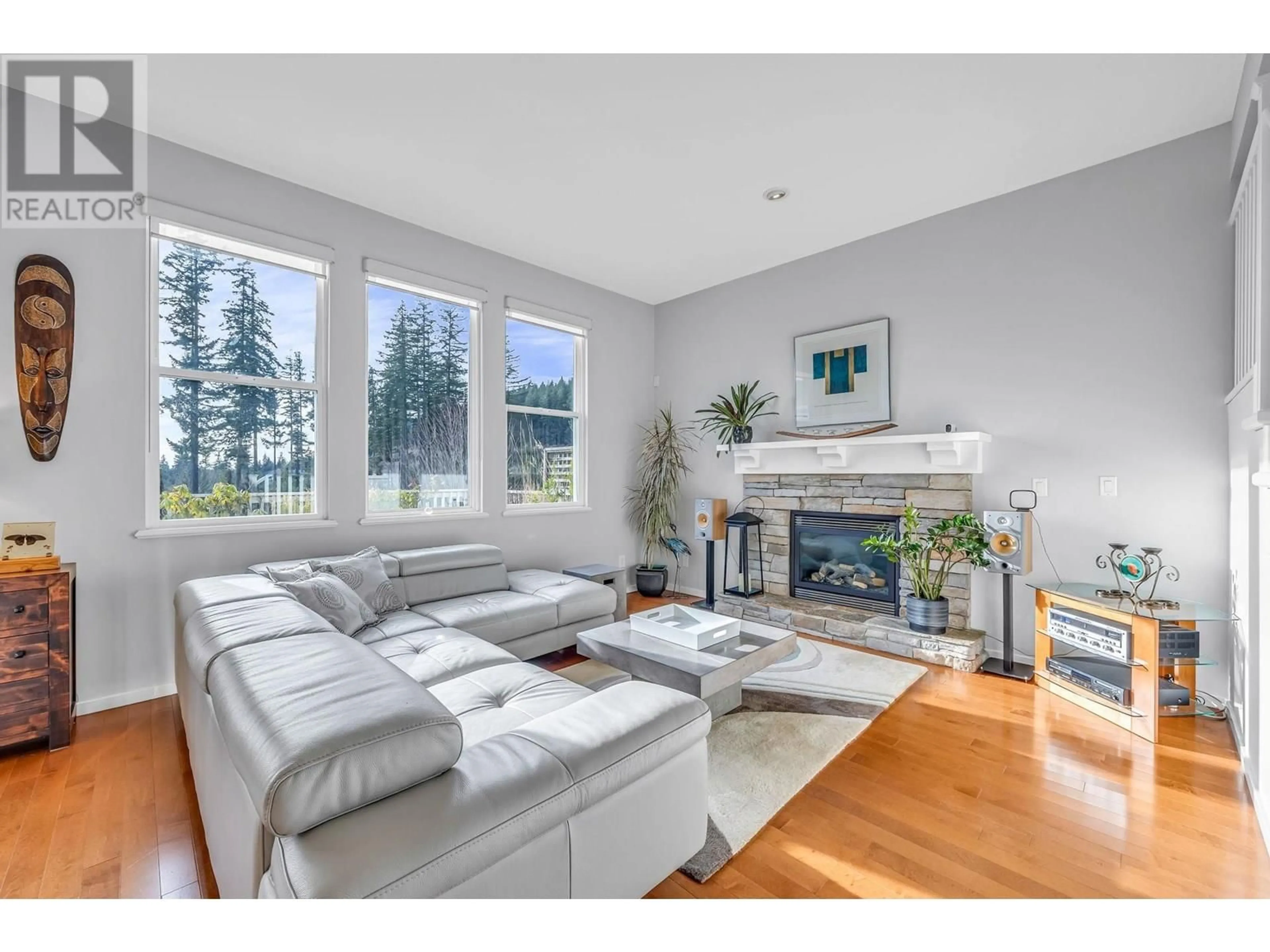 Living room with furniture, unknown for 149 SYCAMORE DRIVE, Port Moody British Columbia V3H0C4