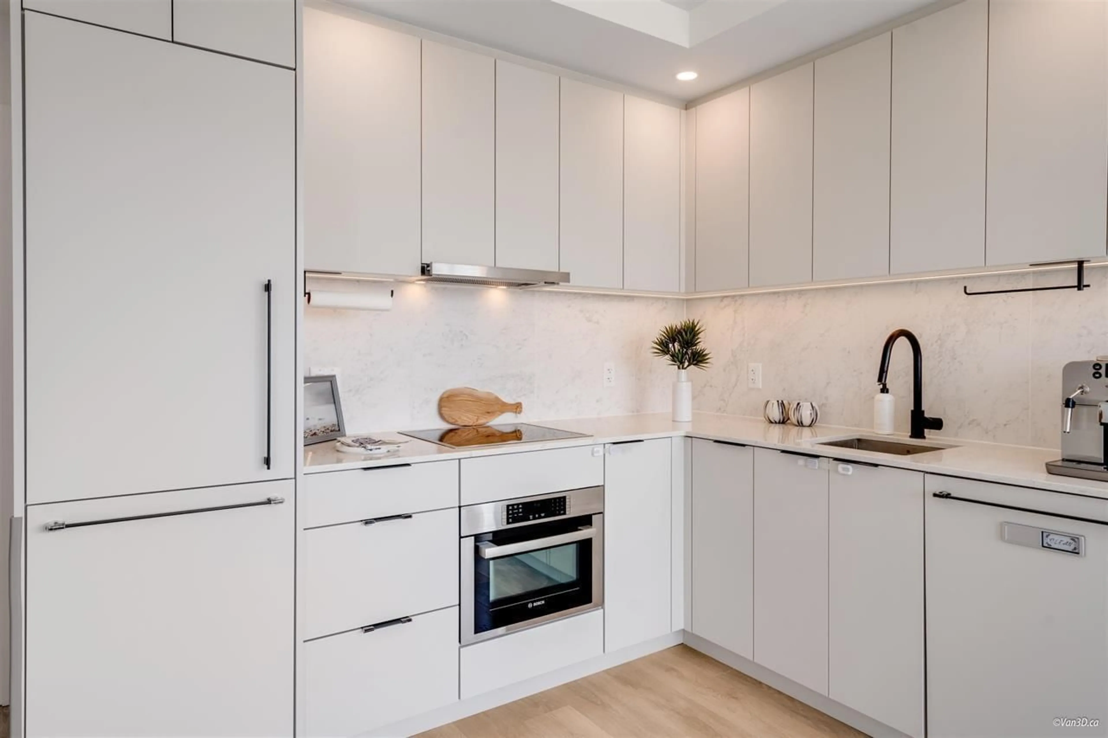 Standard kitchen, unknown for 2211 - 13685 102, Surrey British Columbia V3T0S2