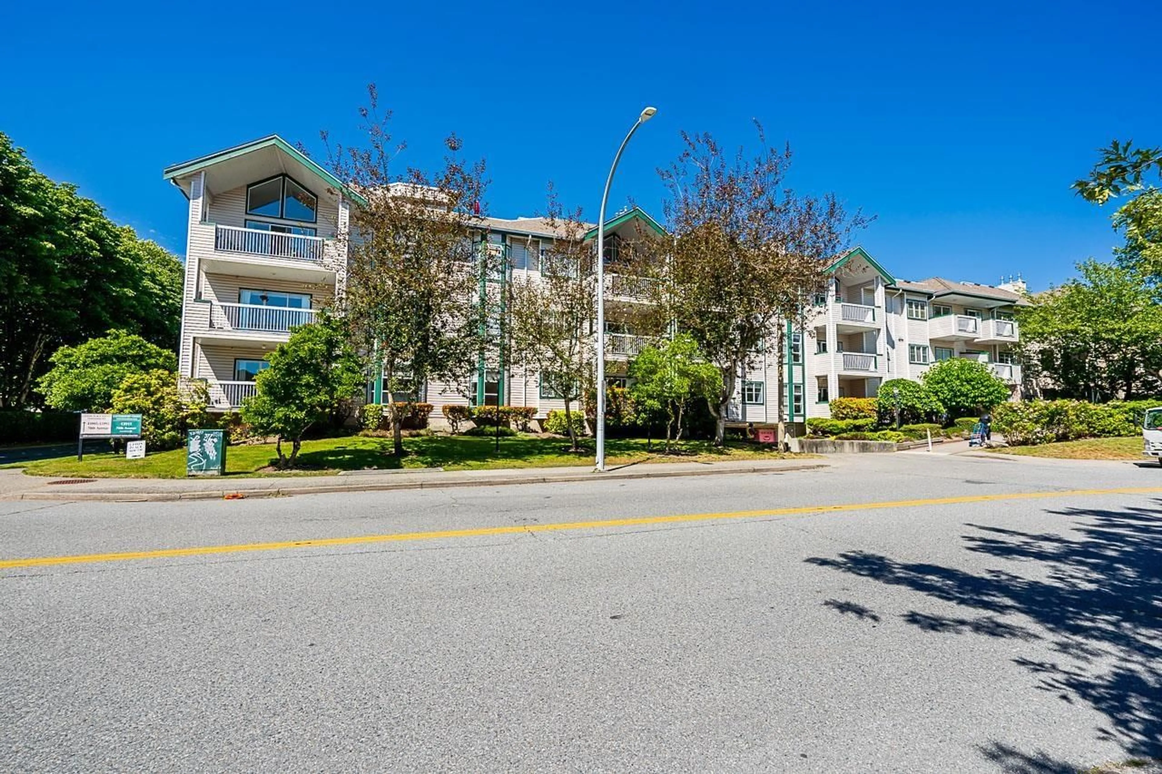 Unknown for 202 - 13911 70, Surrey British Columbia V3W6B4