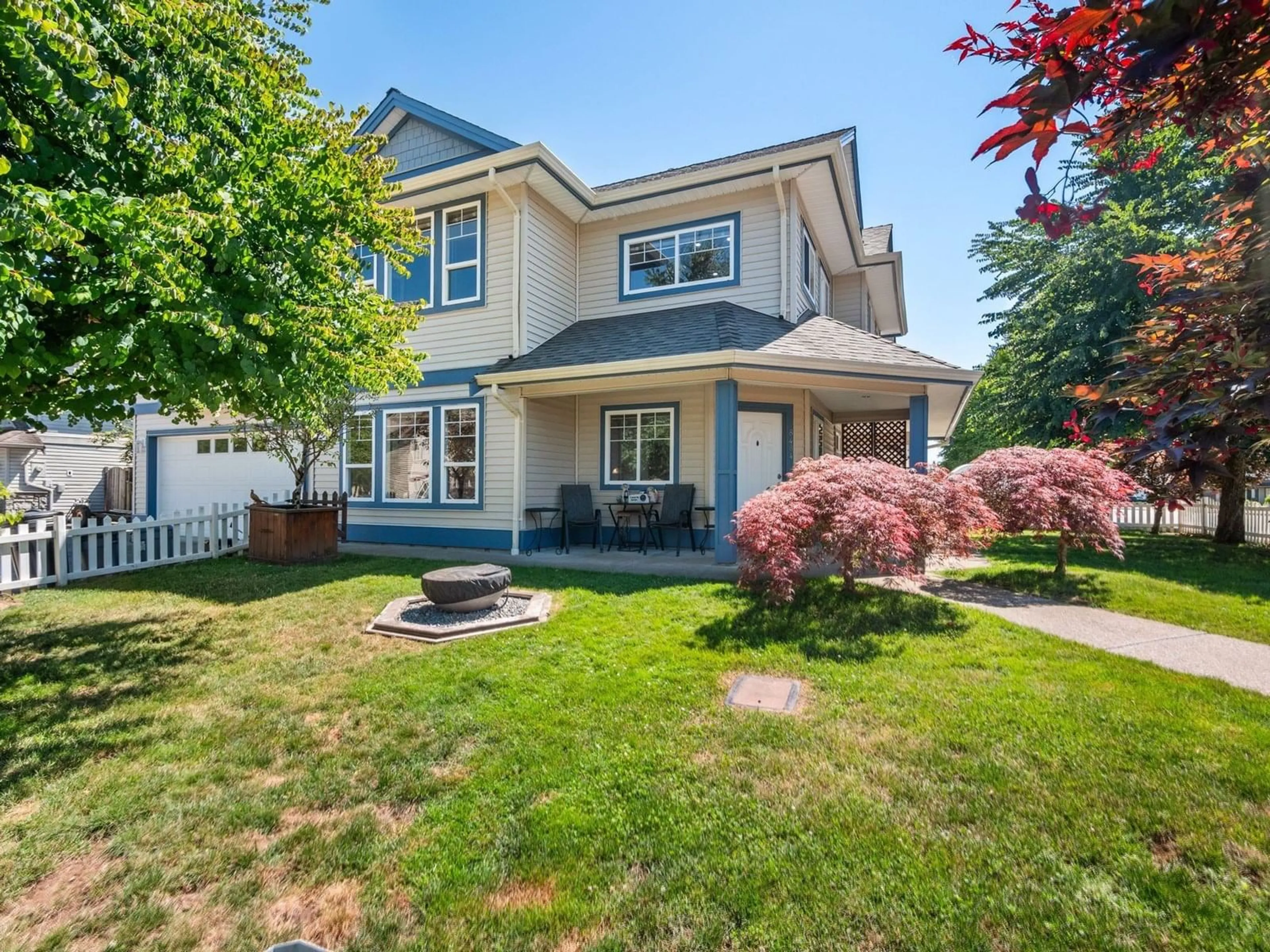 Home with vinyl exterior material, street for 8484 FENNELL, Mission British Columbia V4S1M5