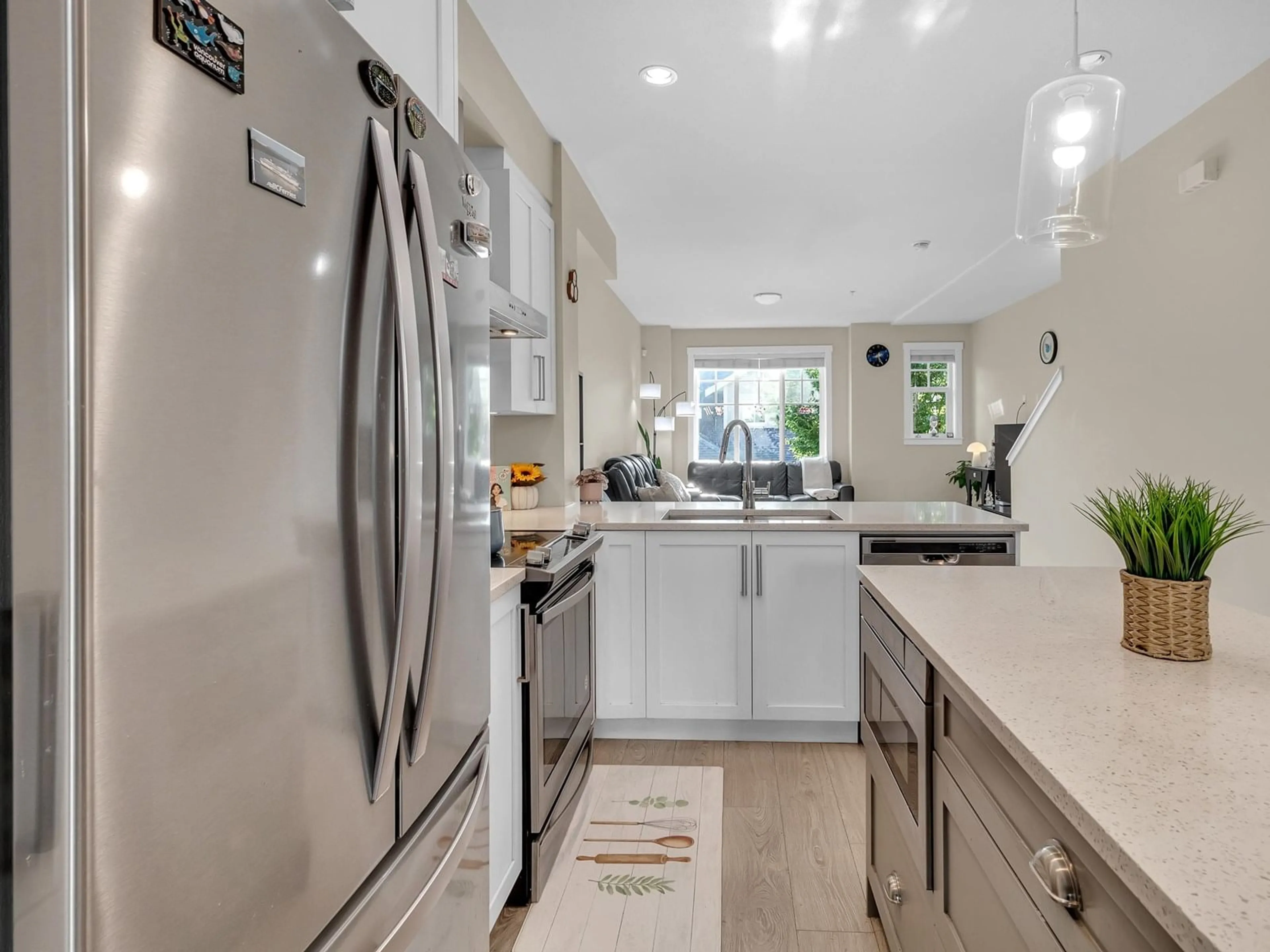 Open concept kitchen, ceramic/tile floor for 134 - 20498 82, Langley British Columbia V2Y0V1