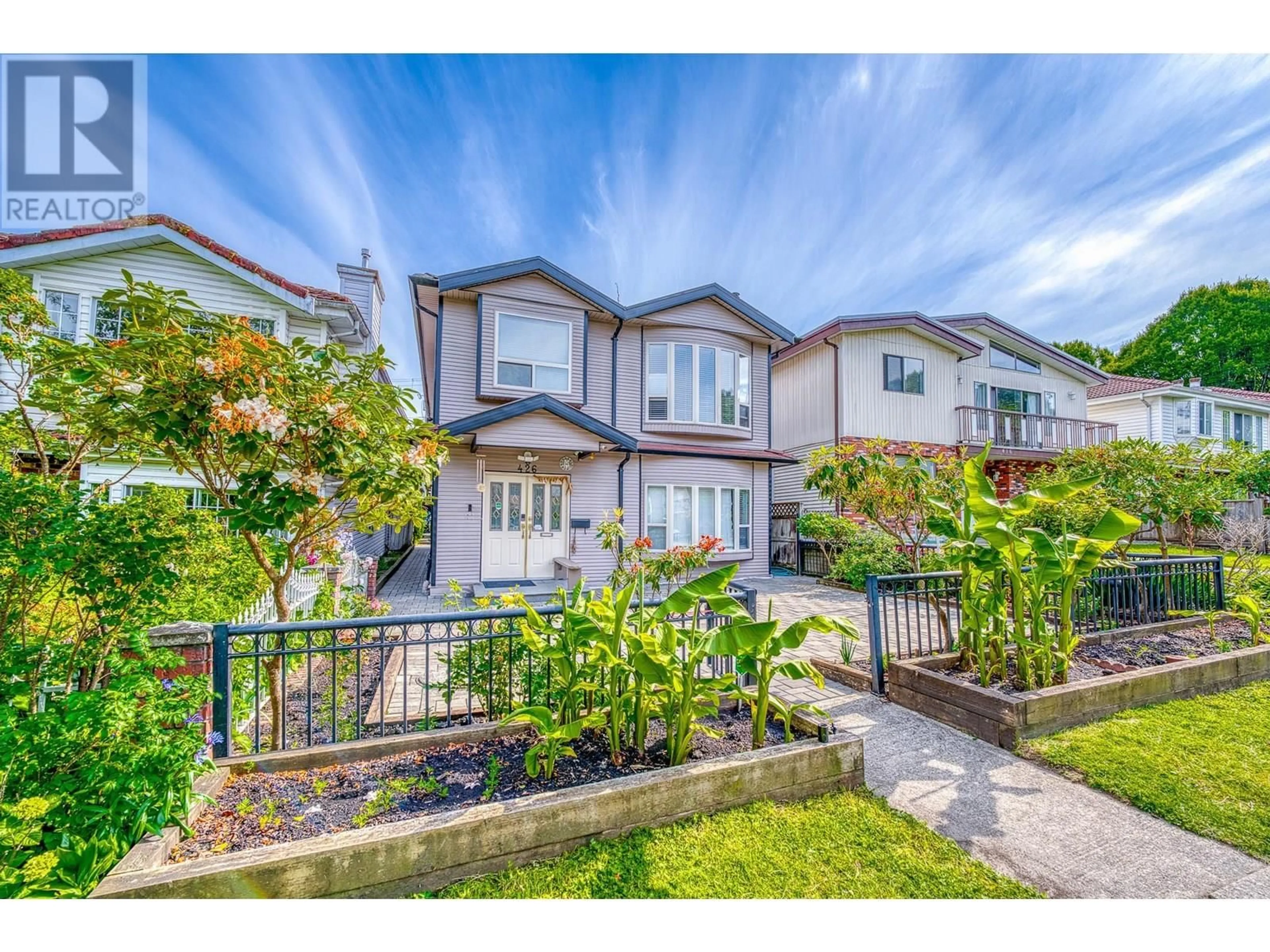 A pic from outside/outdoor area/front of a property/back of a property/a pic from drone, street for 426 18TH AVENUE, Vancouver British Columbia V5V1G1