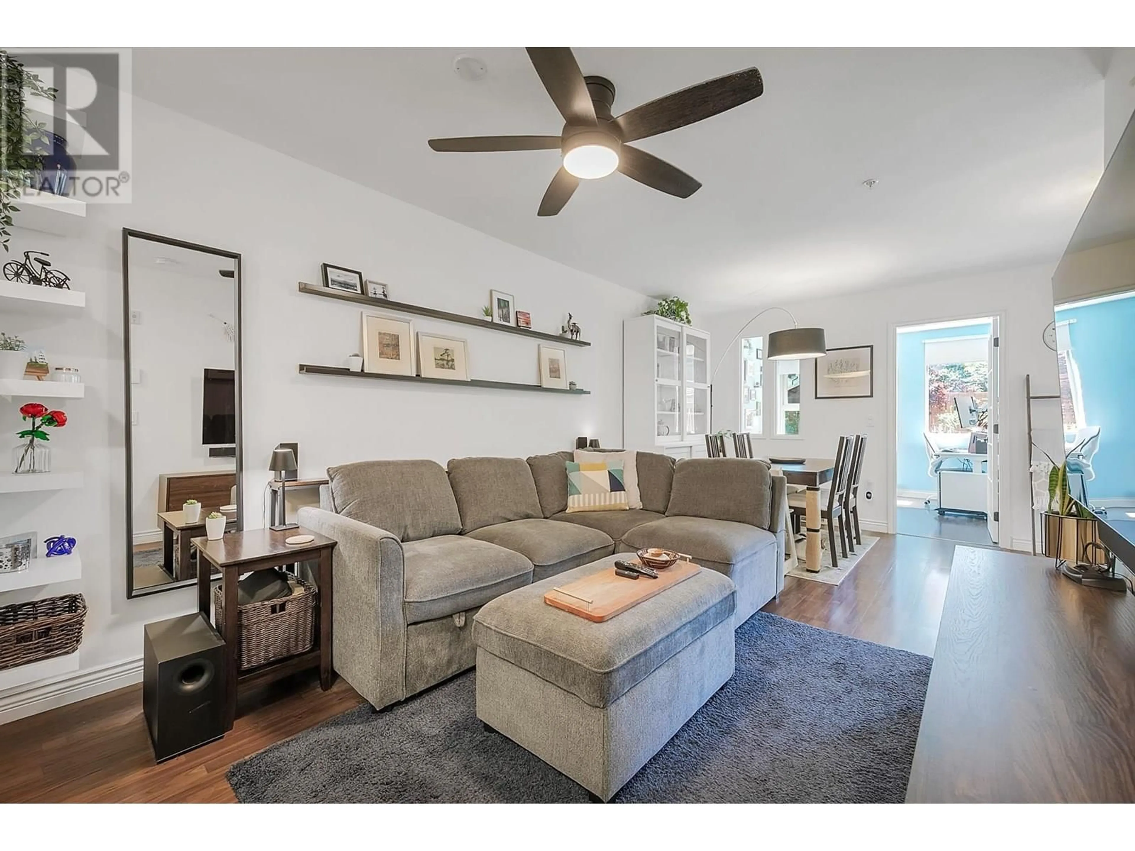 Living room with furniture, wood/laminate floor for 109 - 688 16TH AVENUE, Vancouver British Columbia V5T2V4