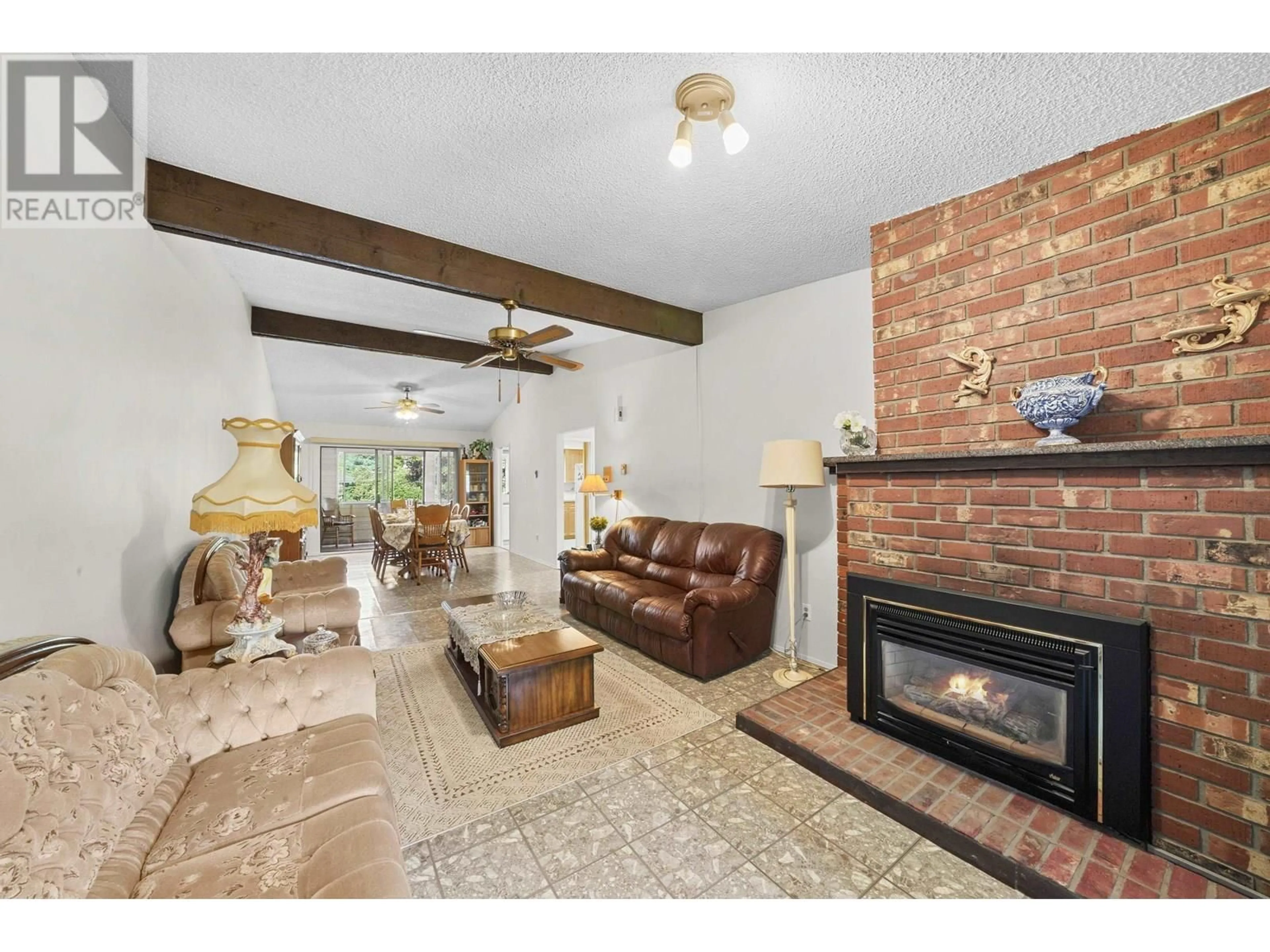 Living room with furniture, unknown for 567 CLARE AVENUE, Burnaby British Columbia V5B4L3