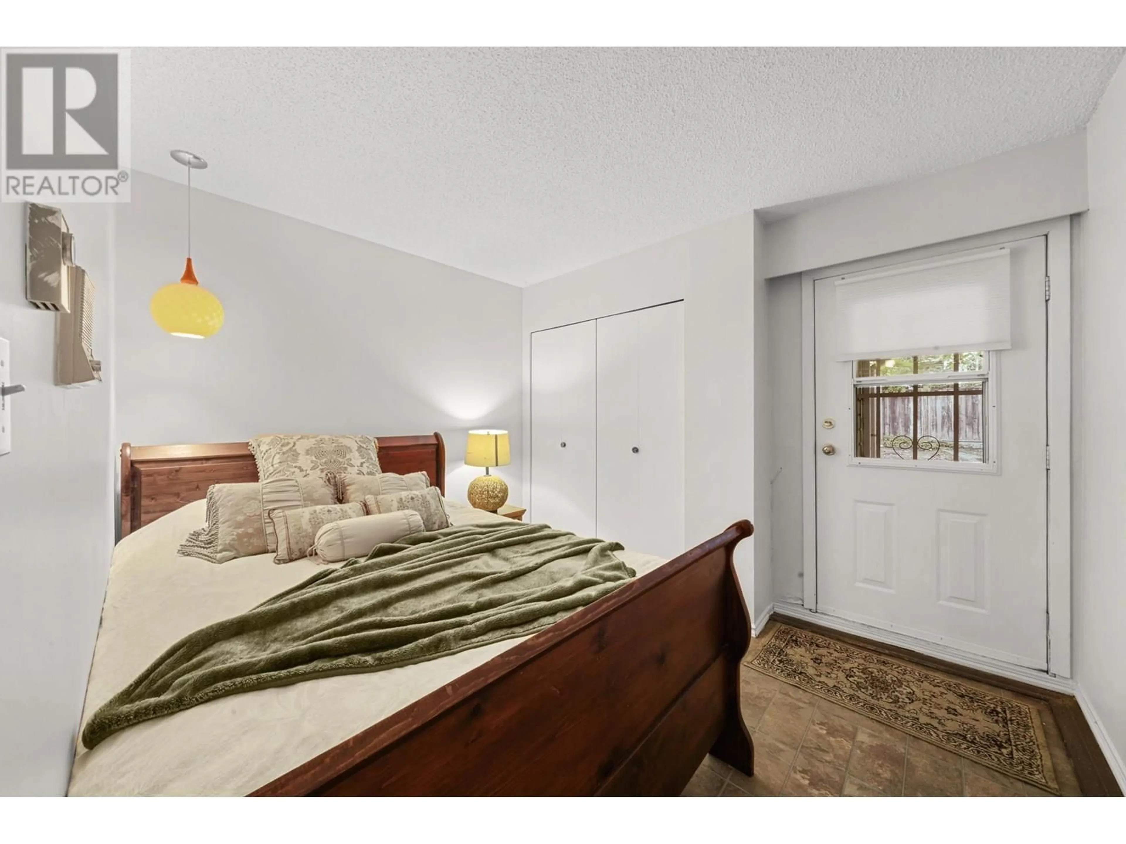 Bedroom with bed, unknown for 567 CLARE AVENUE, Burnaby British Columbia V5B4L3