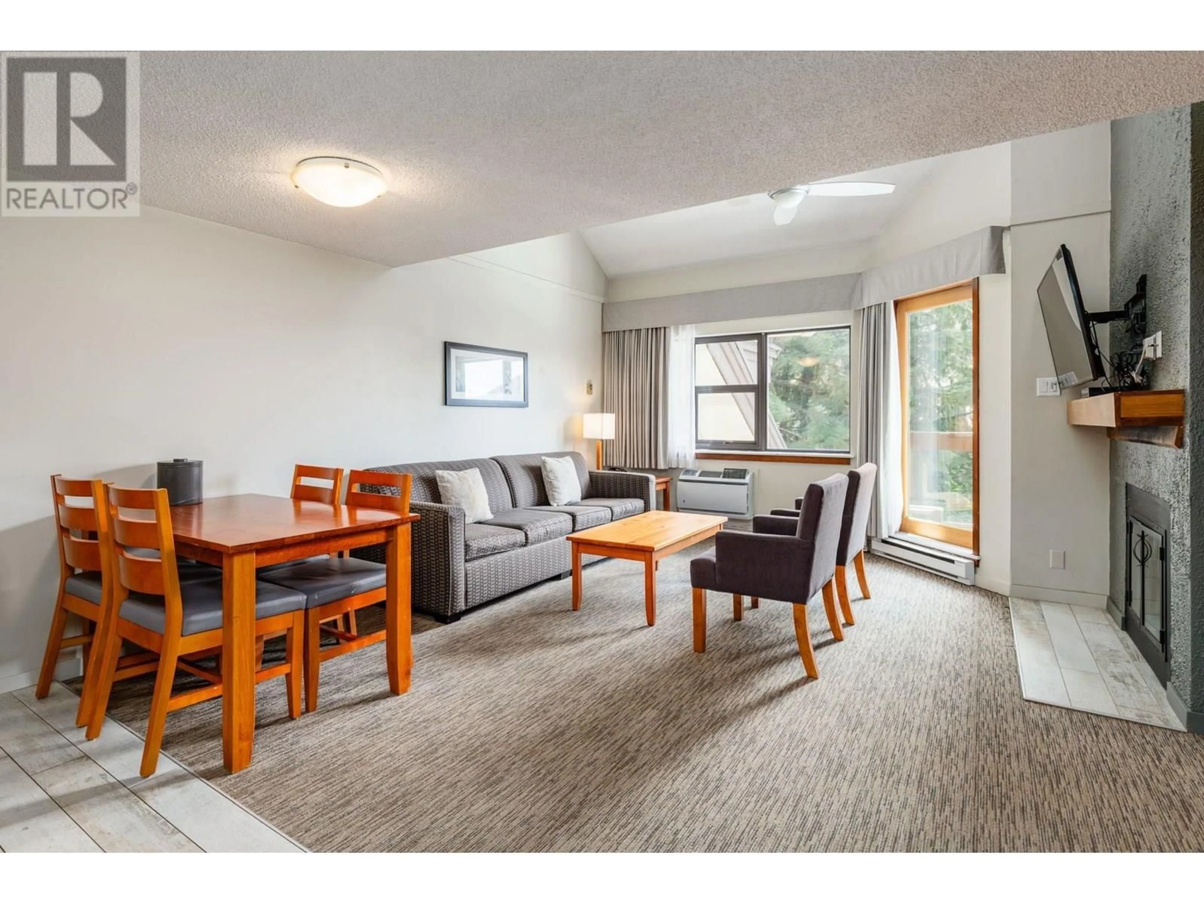 Living room with furniture, unknown for 362 - 4429 SUNDIAL PLACE, Whistler British Columbia V8E1G8