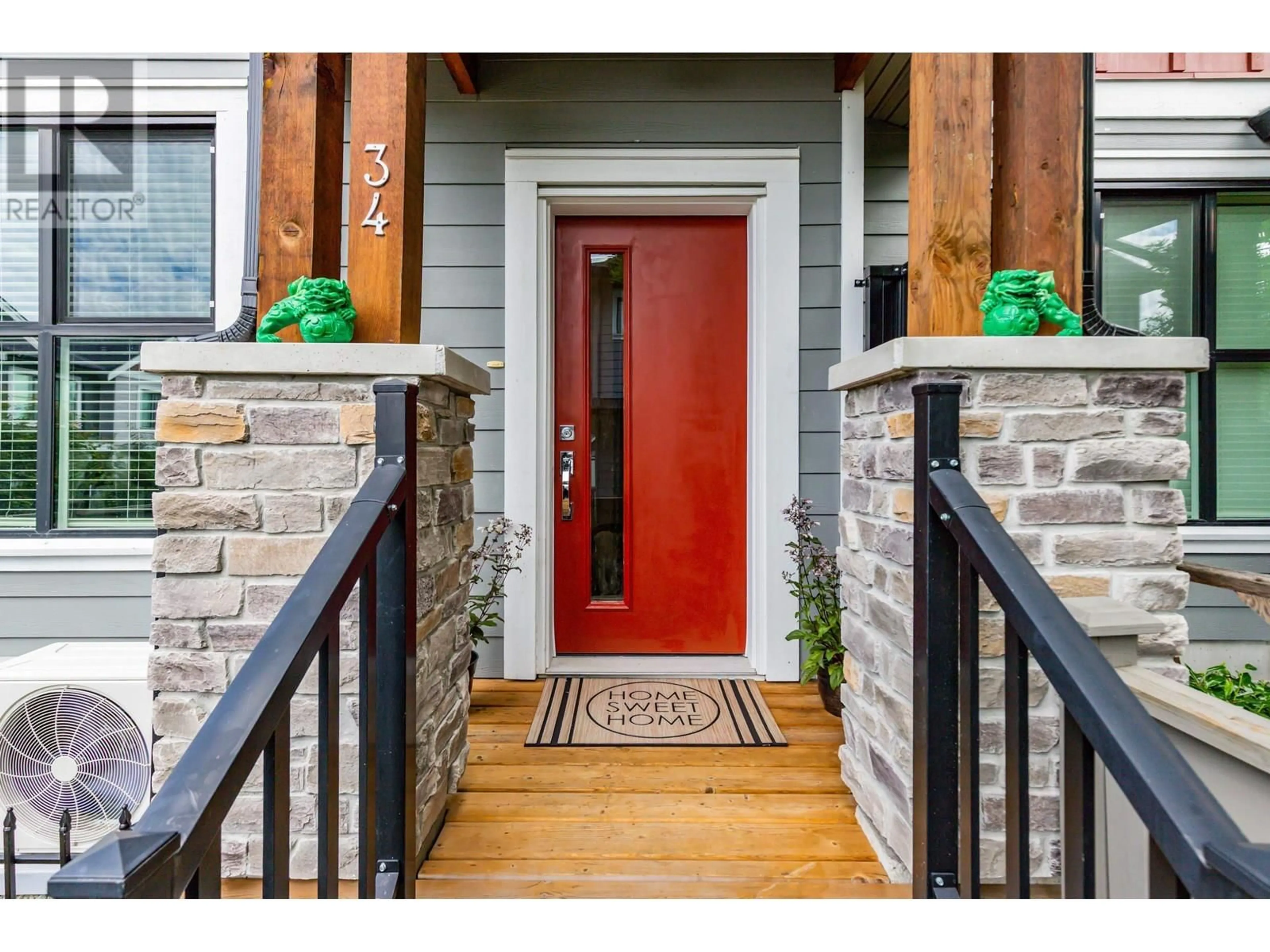 Indoor entryway for 34 - 13260 236 STREET, Maple Ridge British Columbia V4R0G6
