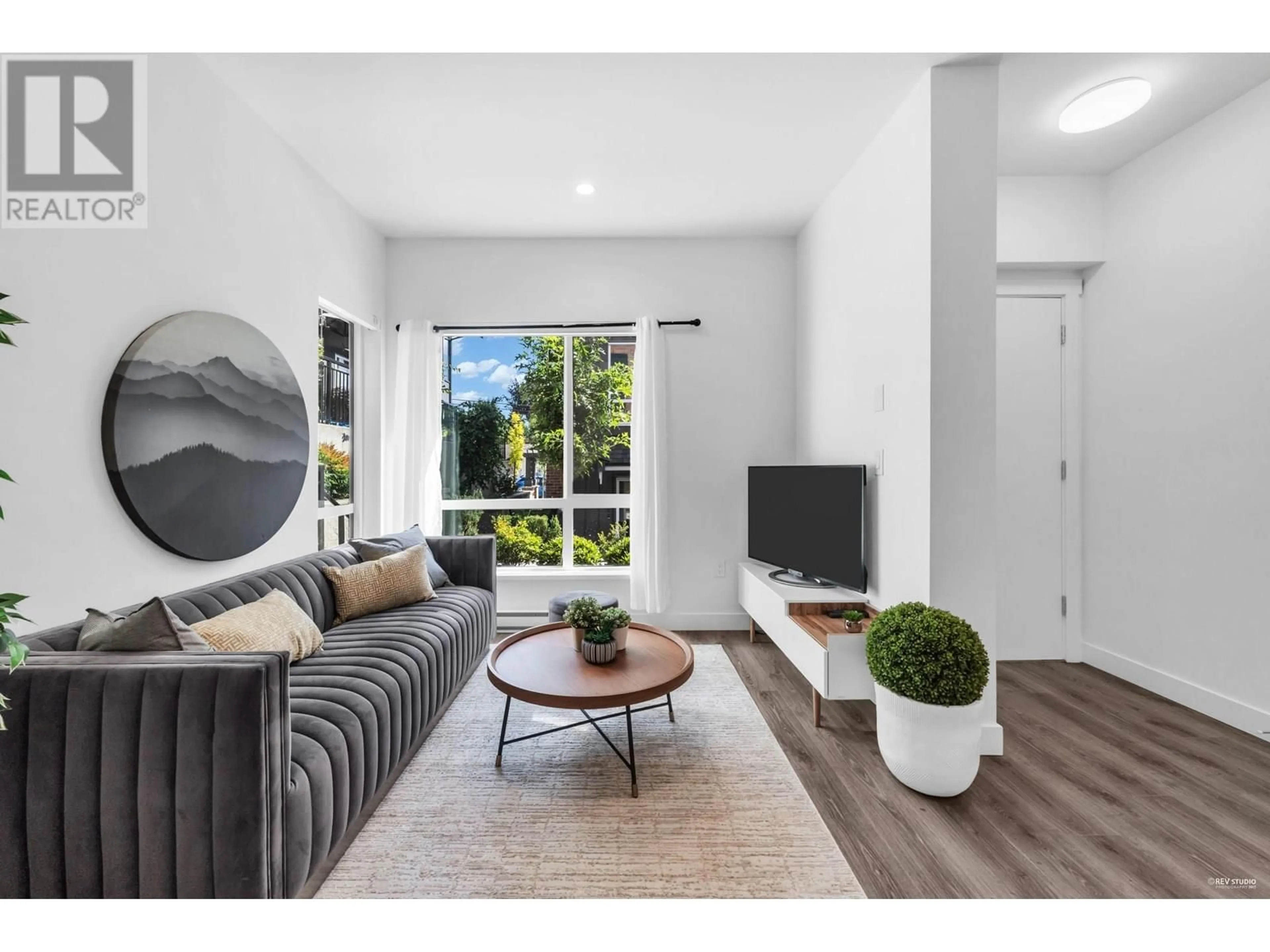 Living room with furniture, unknown for 113 - 609 SYDNEY AVENUE, Coquitlam British Columbia V3K3K1