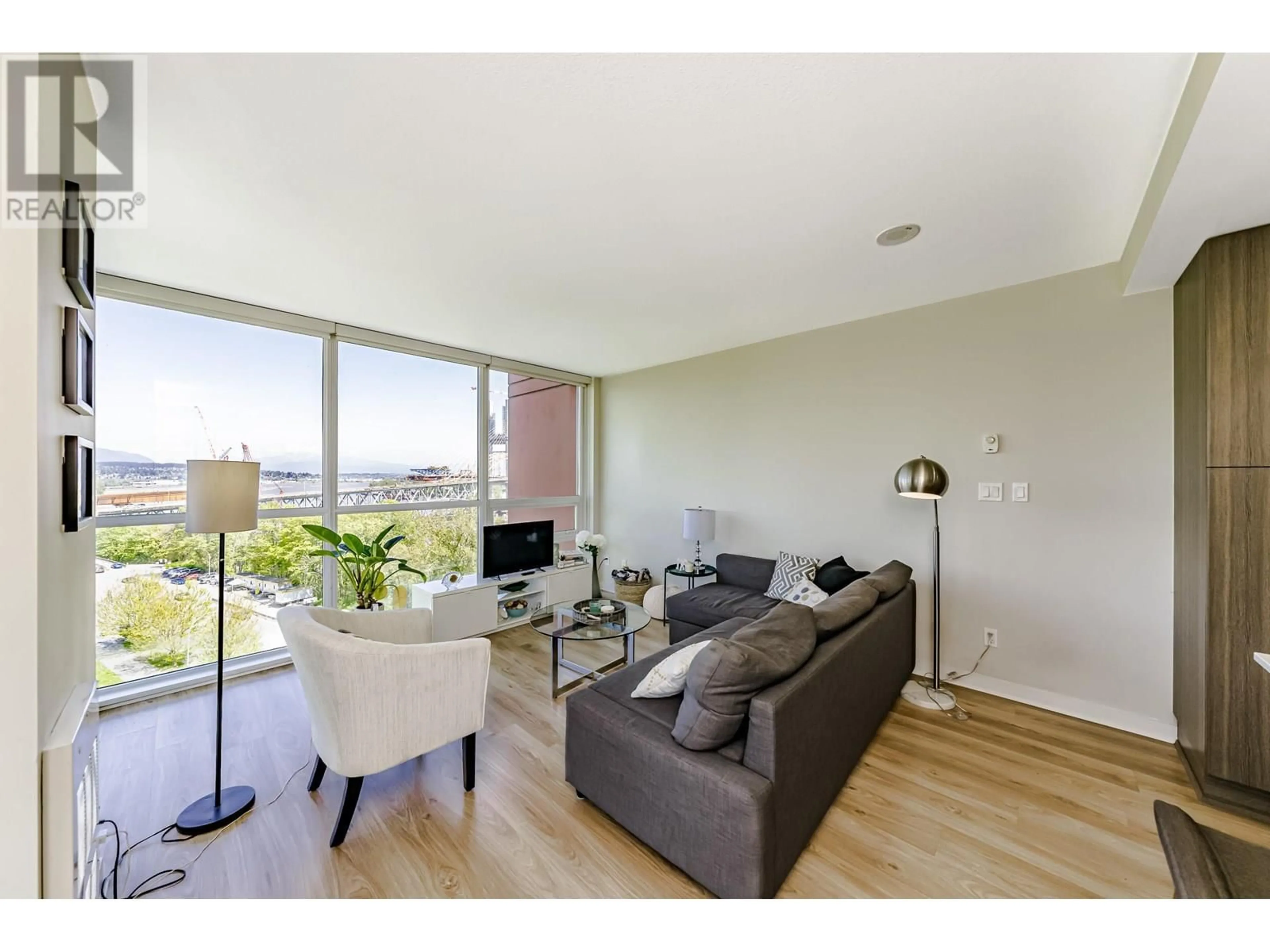 Living room with furniture, wood/laminate floor for 1001 - 125 COLUMBIA STREET, New Westminster British Columbia V3L0G8