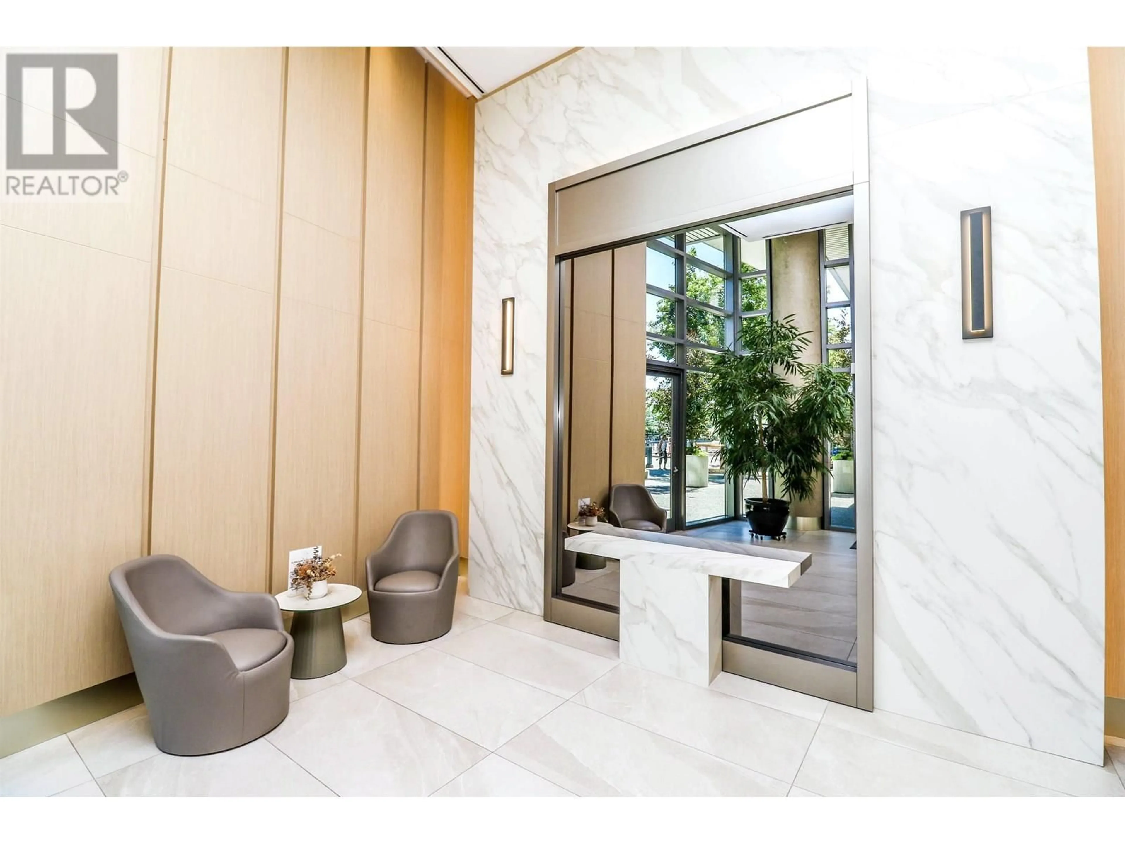 Indoor foyer for 707 - 1067 MARINASIDE CRESCENT, Vancouver British Columbia V6Z3A4