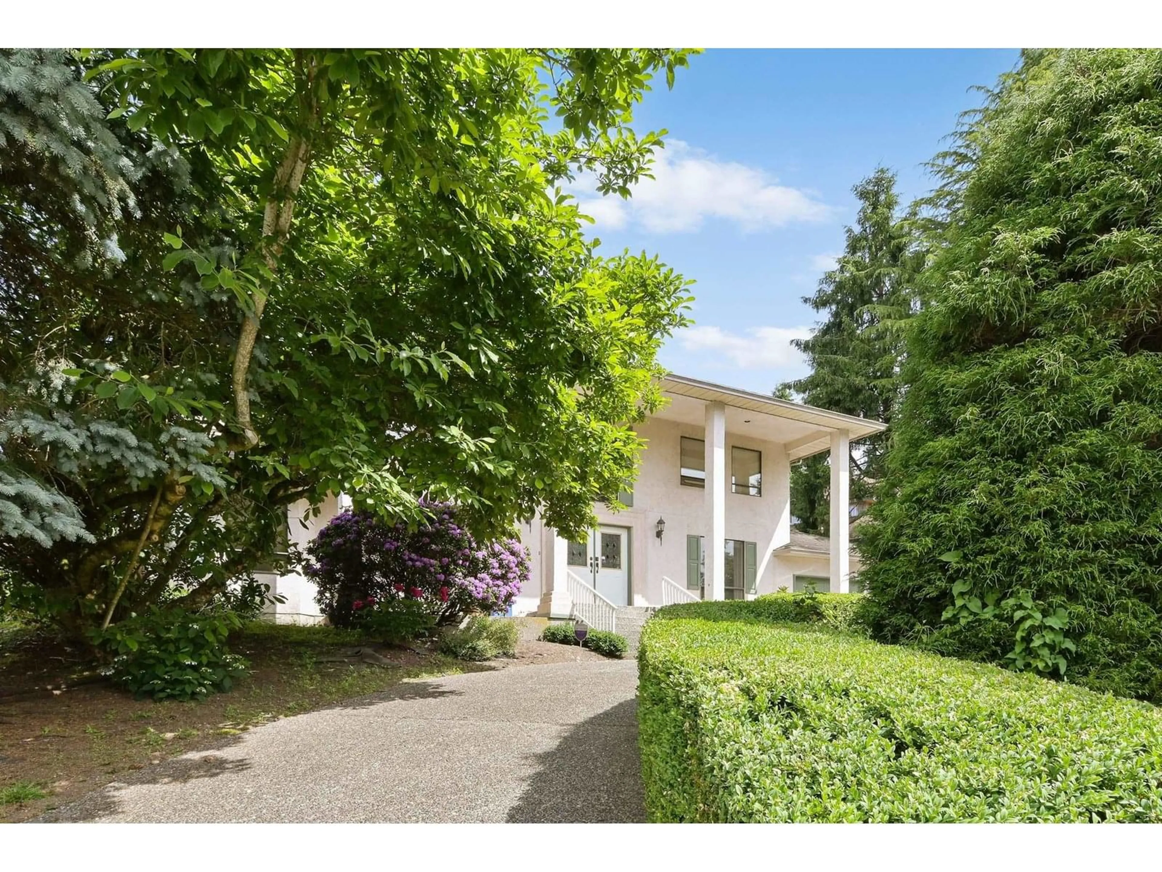 A pic from outside/outdoor area/front of a property/back of a property/a pic from drone, street for 15045 80B, Surrey British Columbia V3S7B7