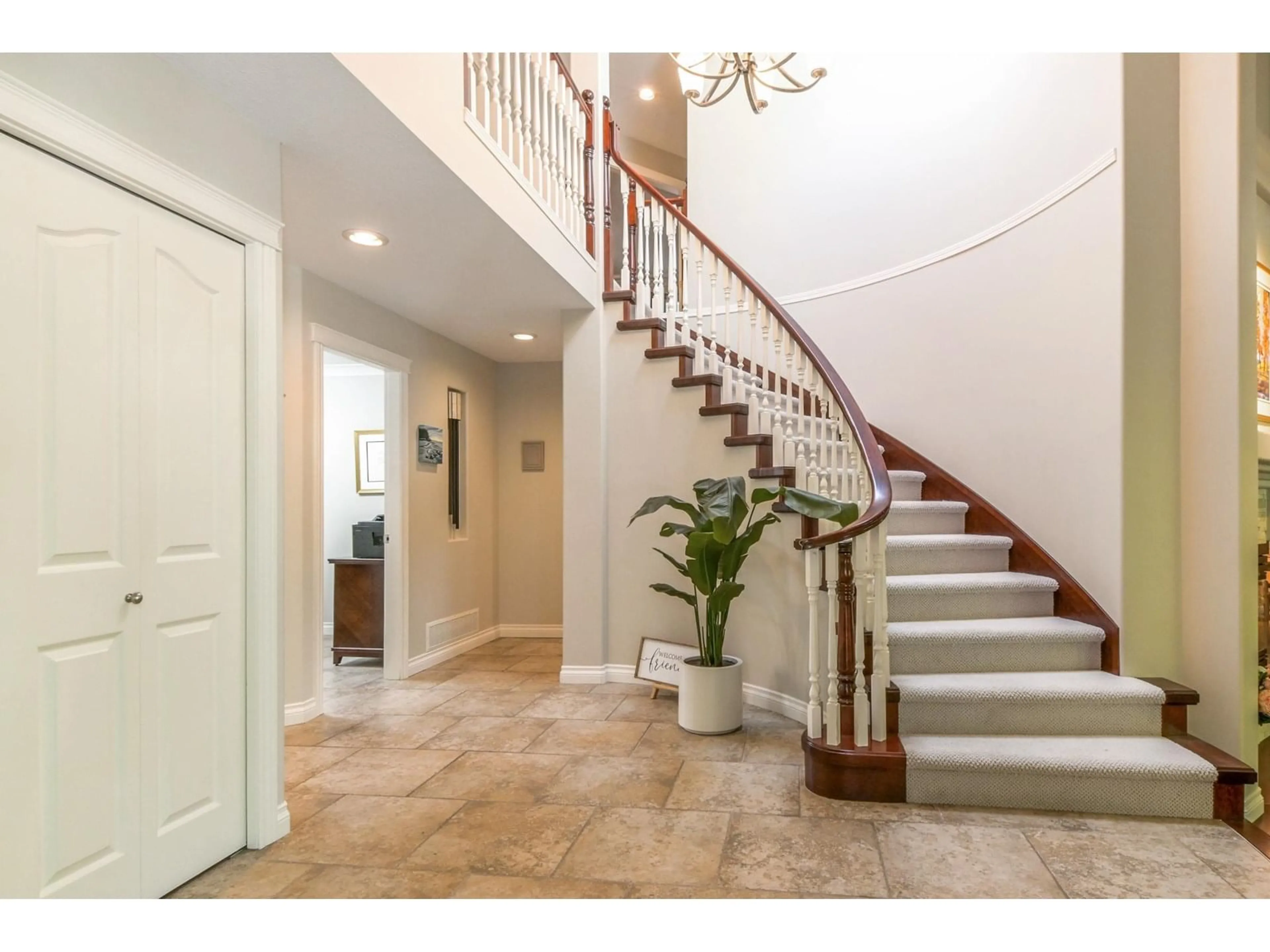 Indoor foyer for 21920 46A, Langley British Columbia V3A8J3