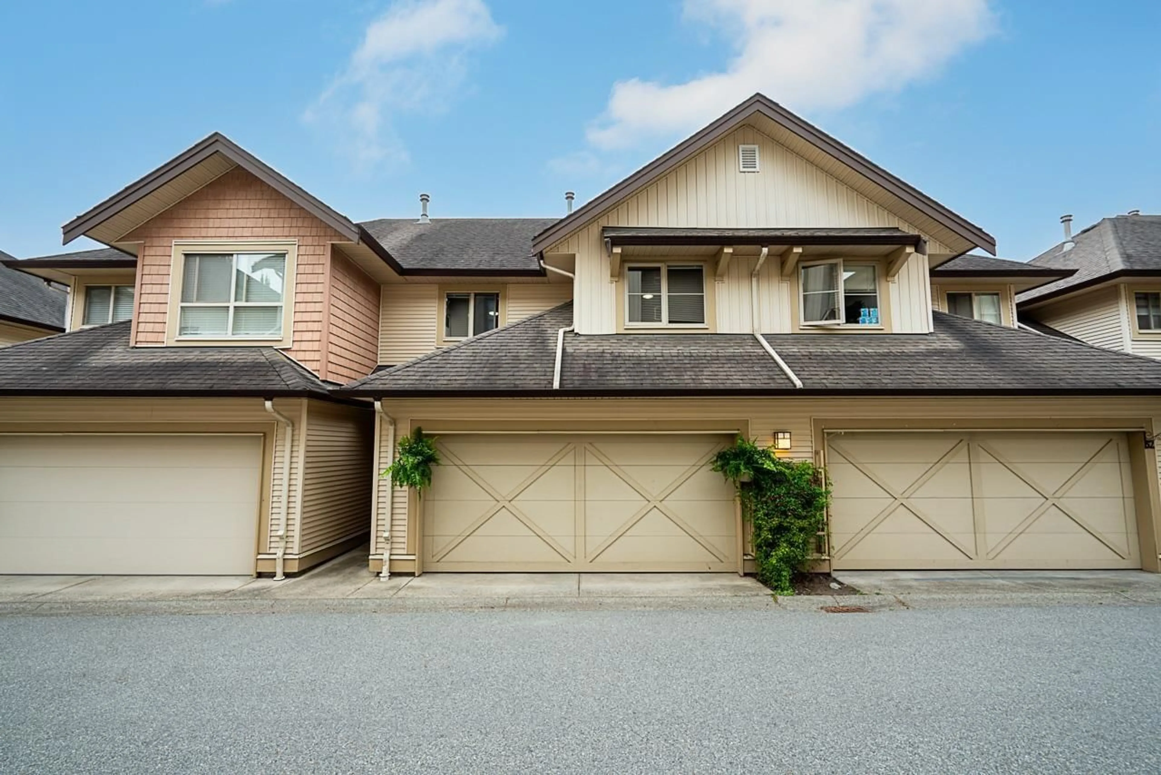 Unknown for 31 - 20350 68, Langley British Columbia V2Y3A5