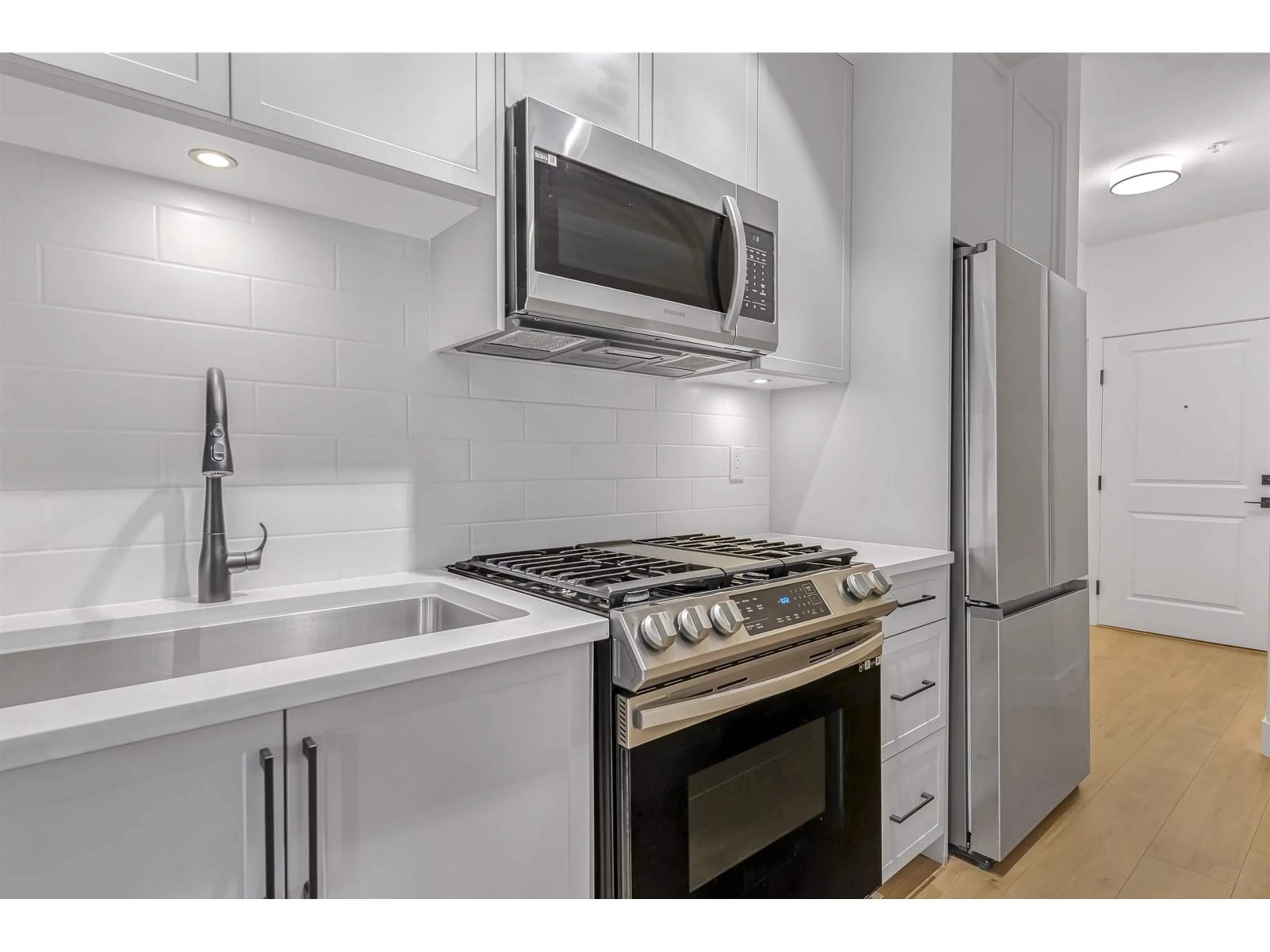 Standard kitchen, unknown for 105 - 7506 199A, Langley British Columbia V2Y3K9