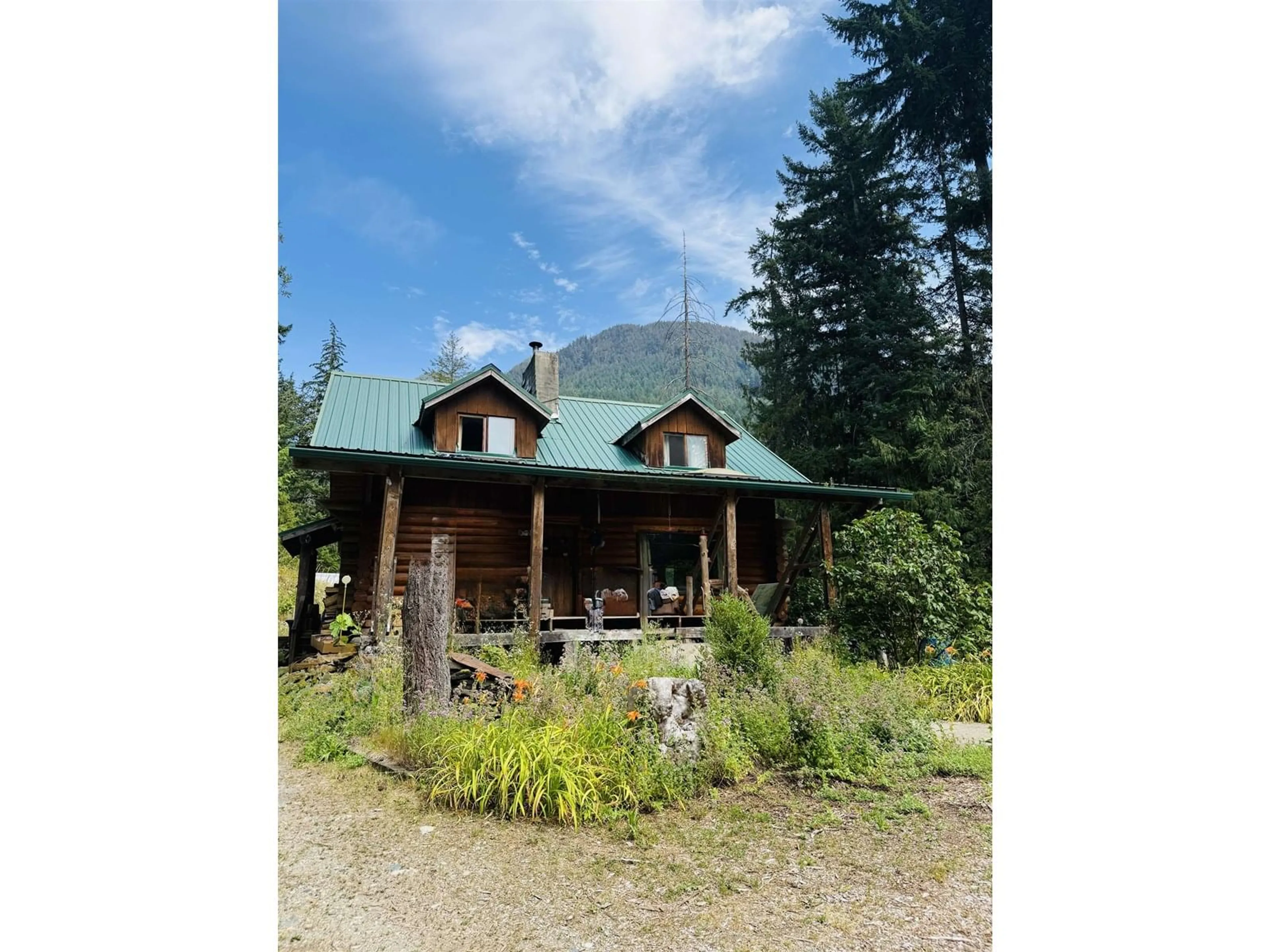A pic from outside/outdoor area/front of a property/back of a property/a pic from drone, mountain view for 21701 UNION BAR ROAD, Hope British Columbia V0X1L1