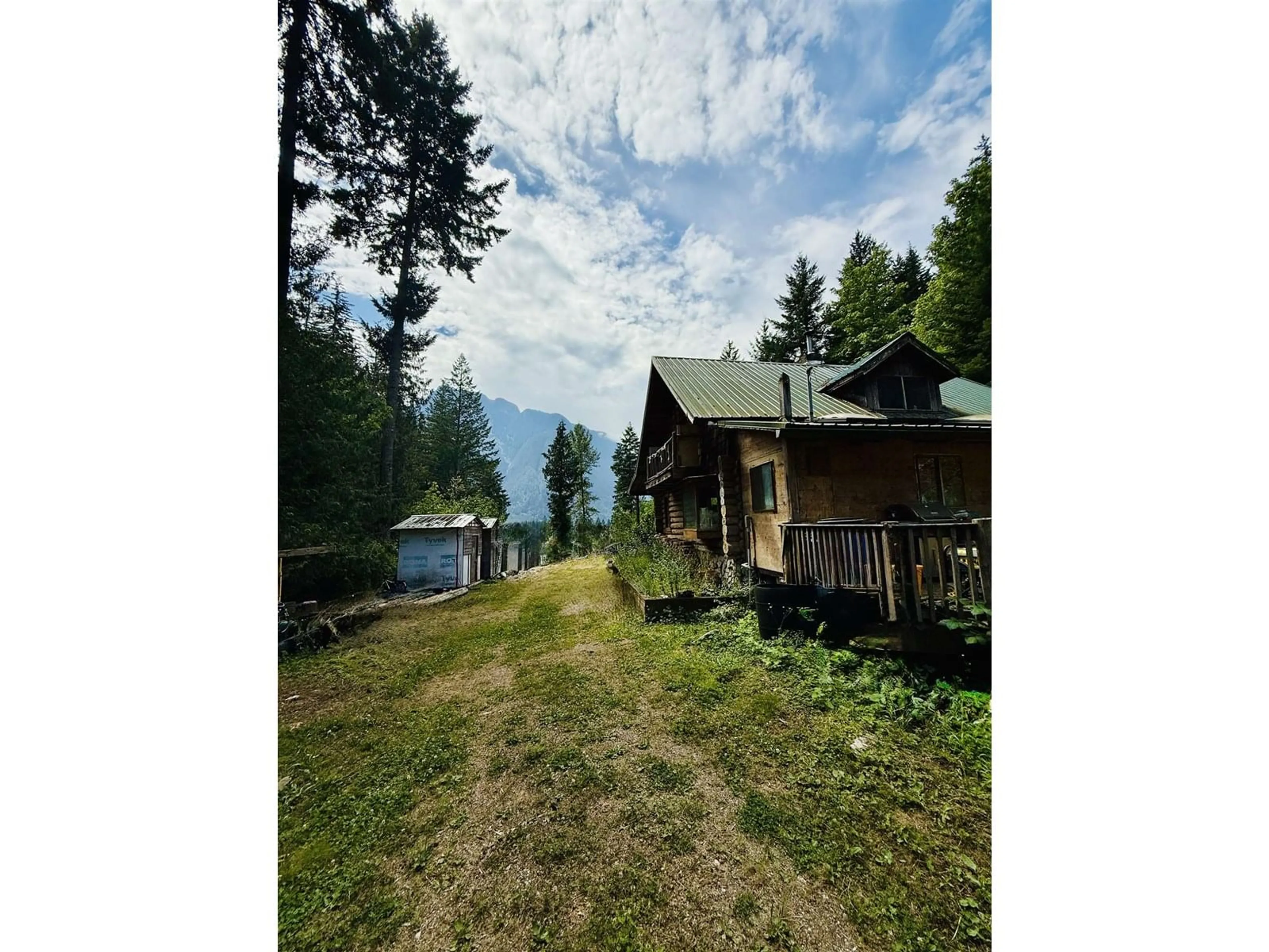 Shed for 21701 UNION BAR ROAD, Hope British Columbia V0X1L1
