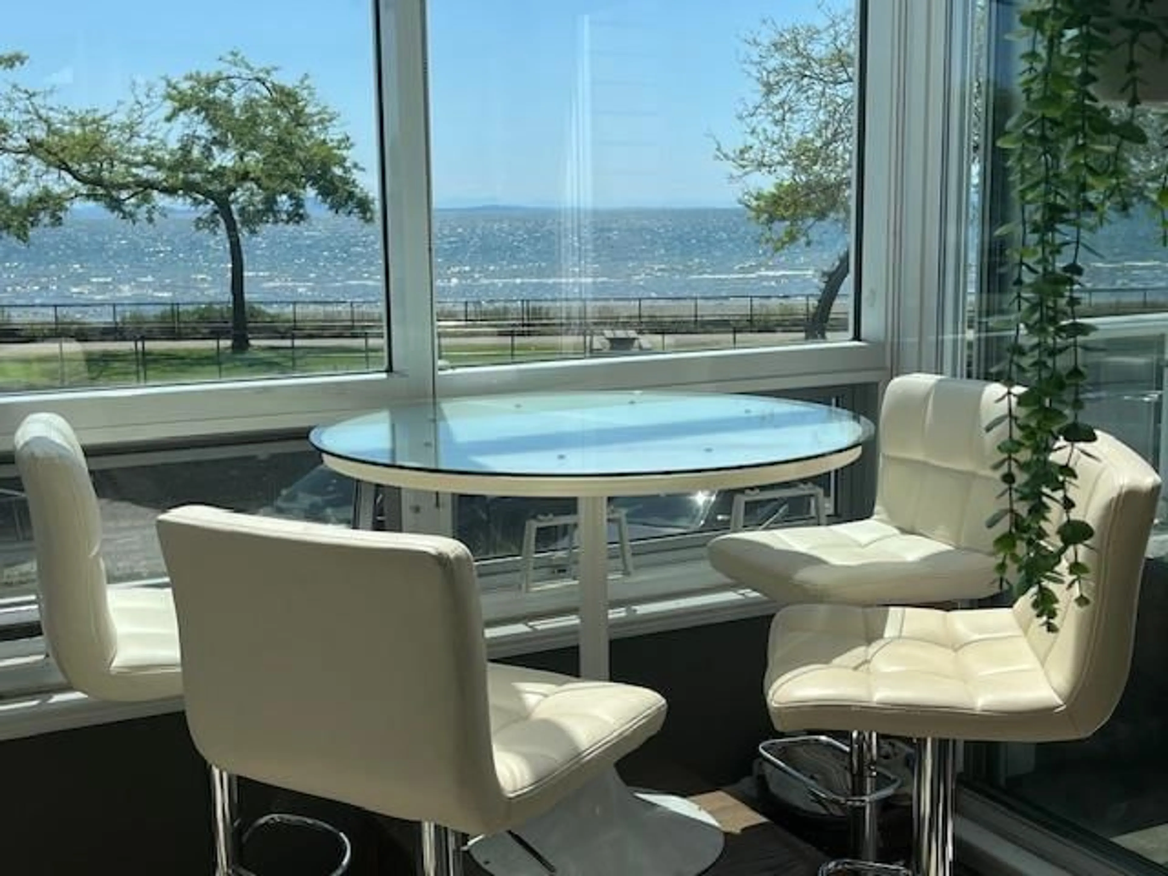Dining room, unknown for 14831 MARINE, White Rock British Columbia V4B1C1