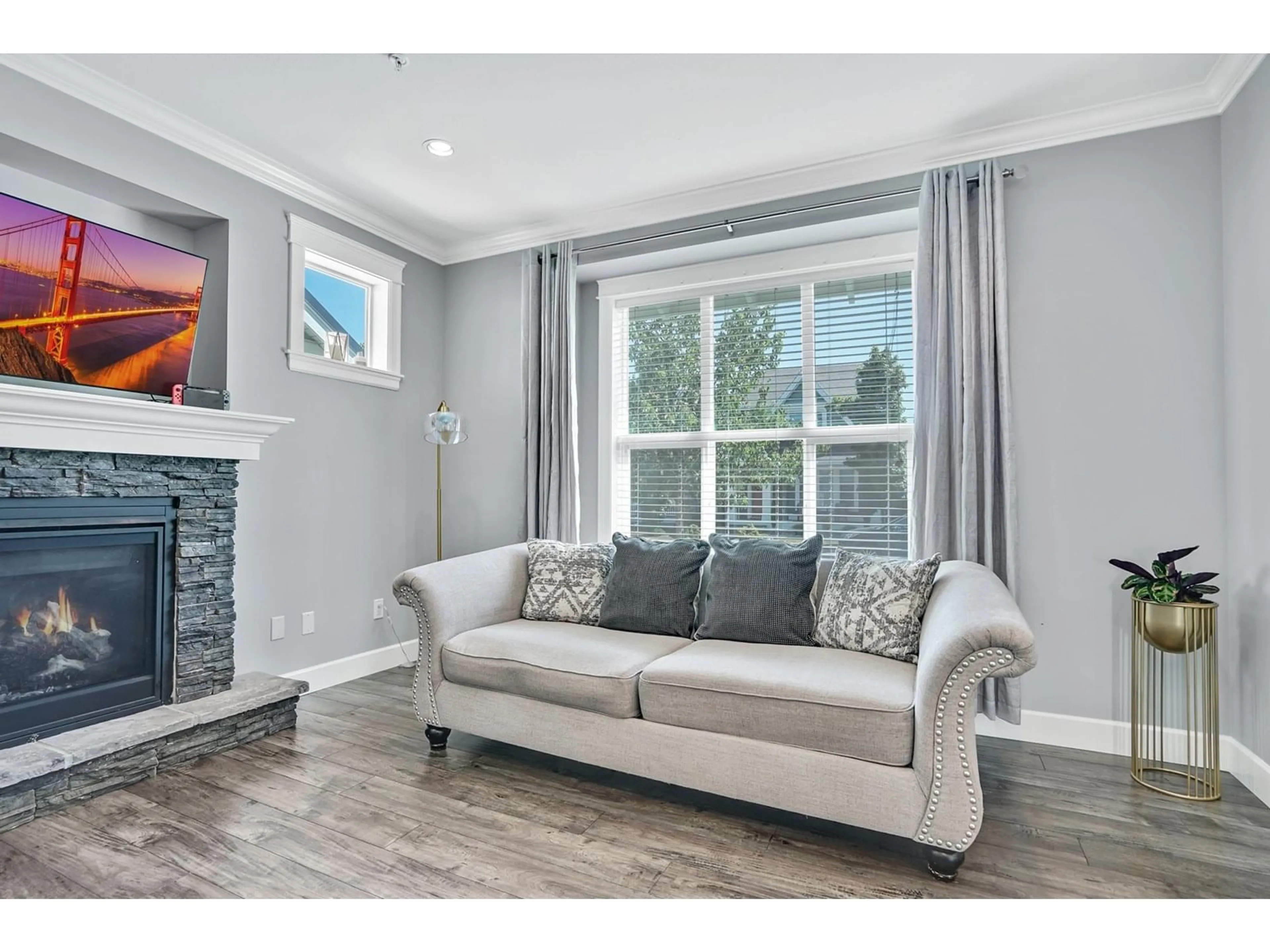 Living room with furniture, unknown for 44763 ANGLERS BOULEVARD, Chilliwack British Columbia V2R0X7