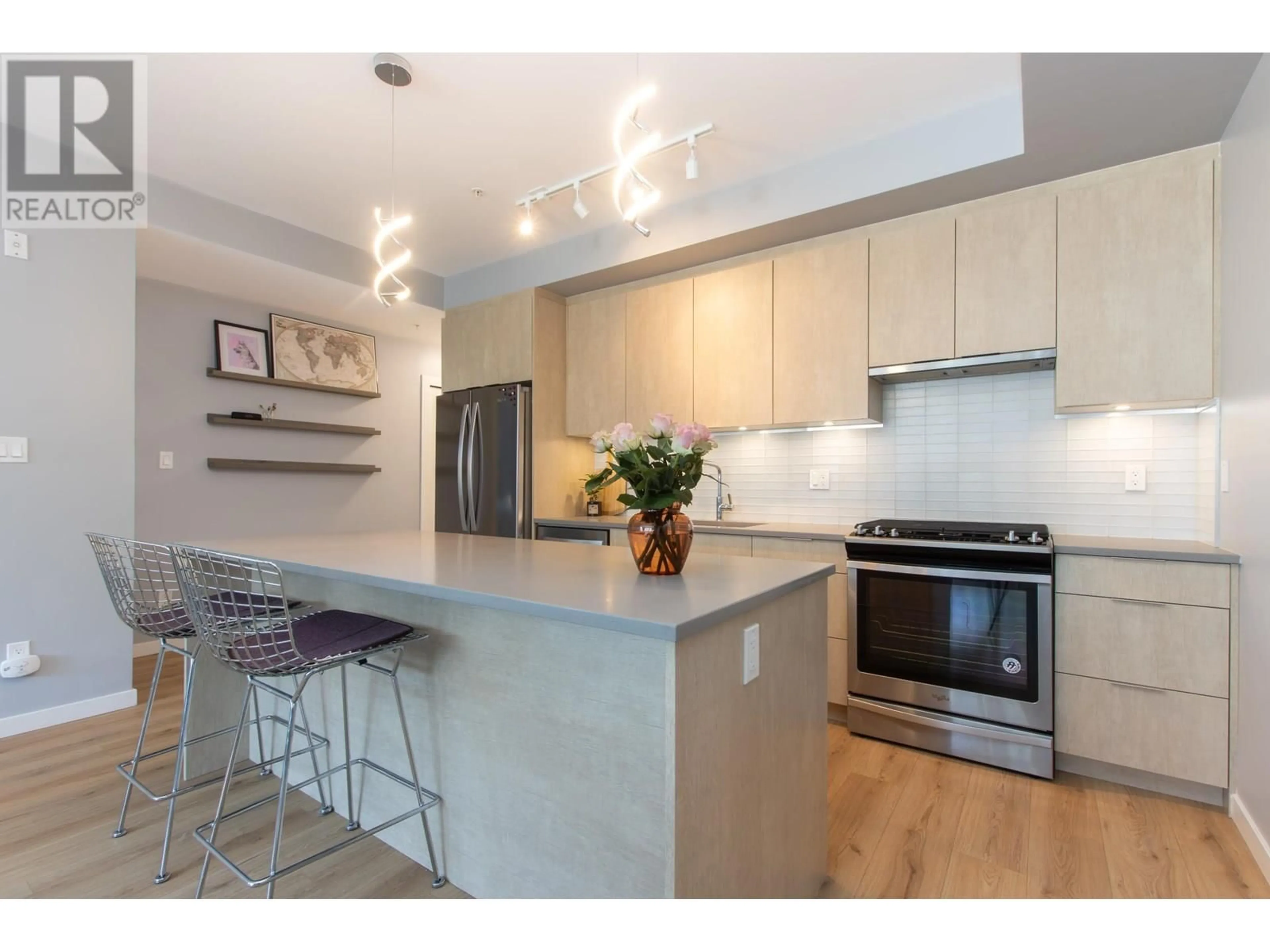 Open concept kitchen, unknown for 201 - 38165 CLEVELAND AVENUE, Squamish British Columbia V8B0P1