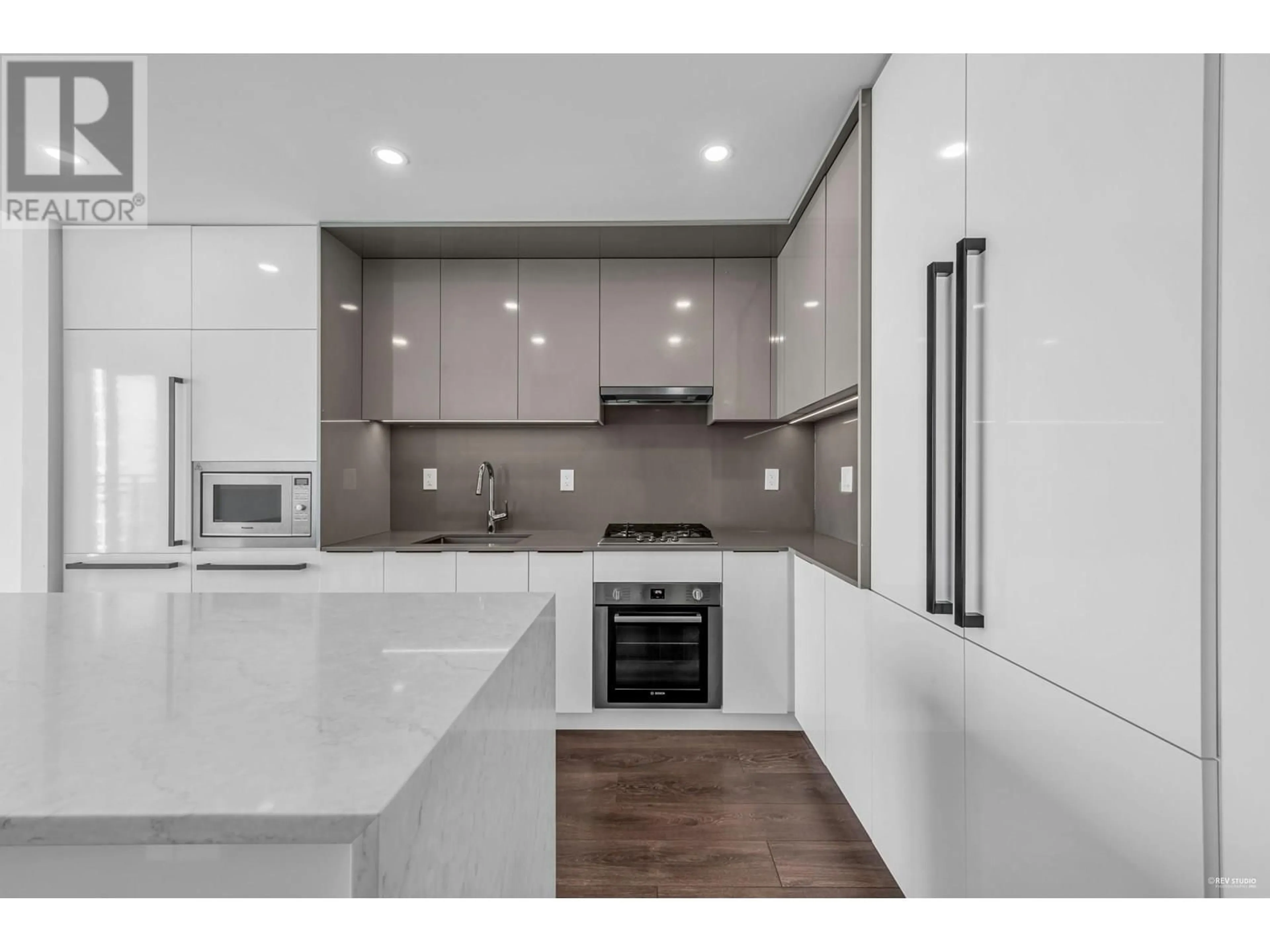 Contemporary kitchen, ceramic/tile floor for 2707 - 4711 HAZEL STREET, Burnaby British Columbia V5H0J9