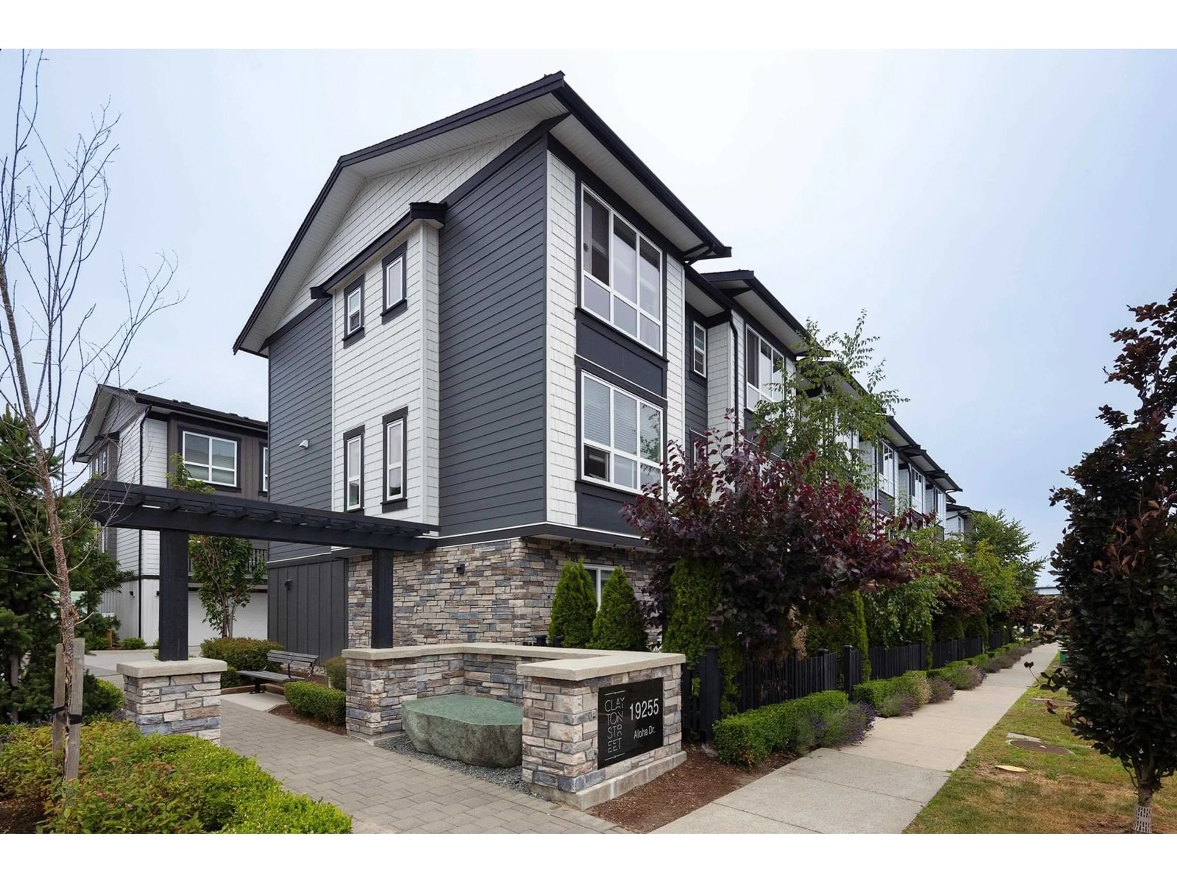Home with brick exterior material, unknown for 68 - 19255 ALOHA, Surrey British Columbia V4N6T8