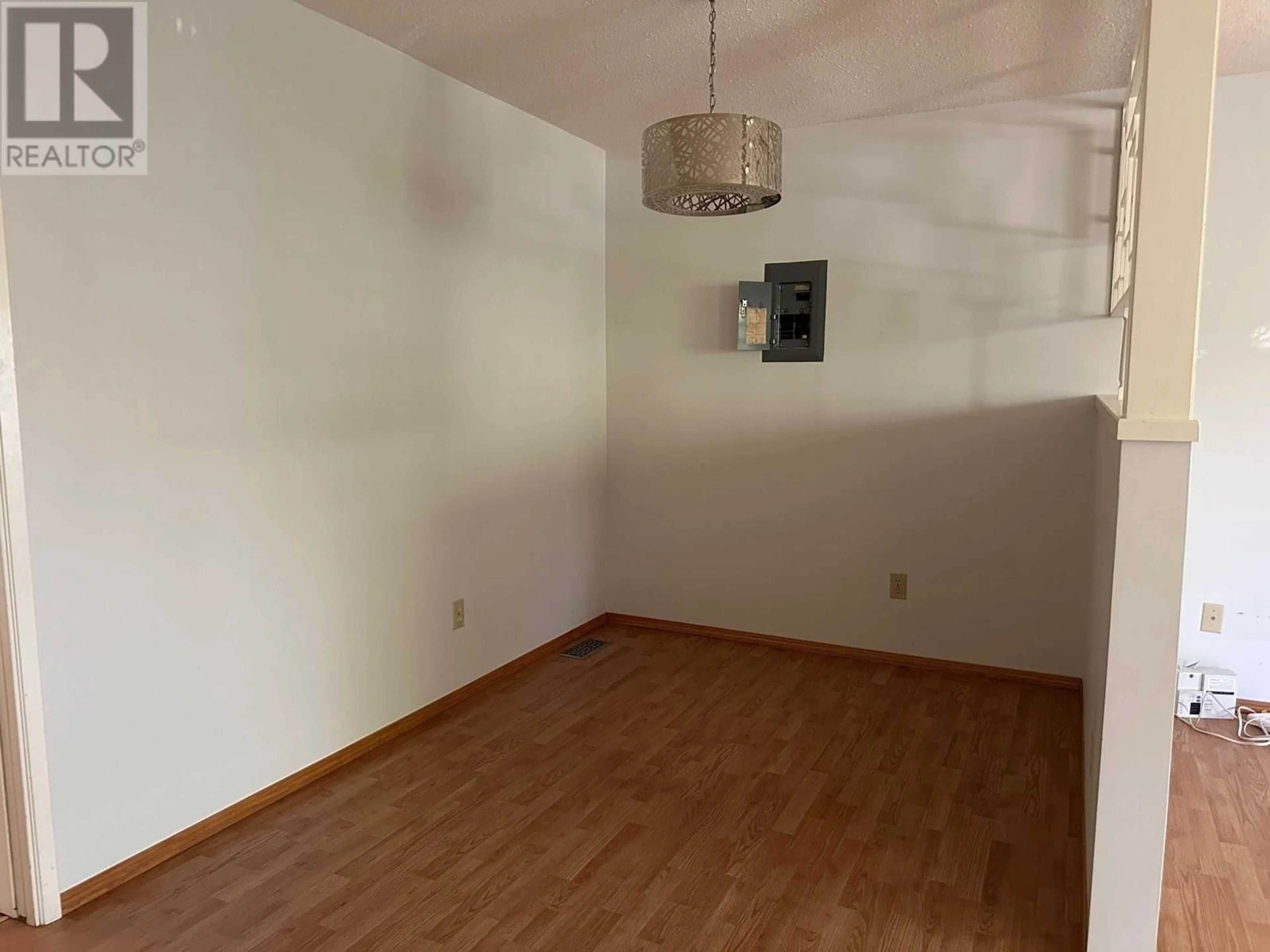 A pic of a room for 442 16TH STREET, North Vancouver British Columbia V7L2T5