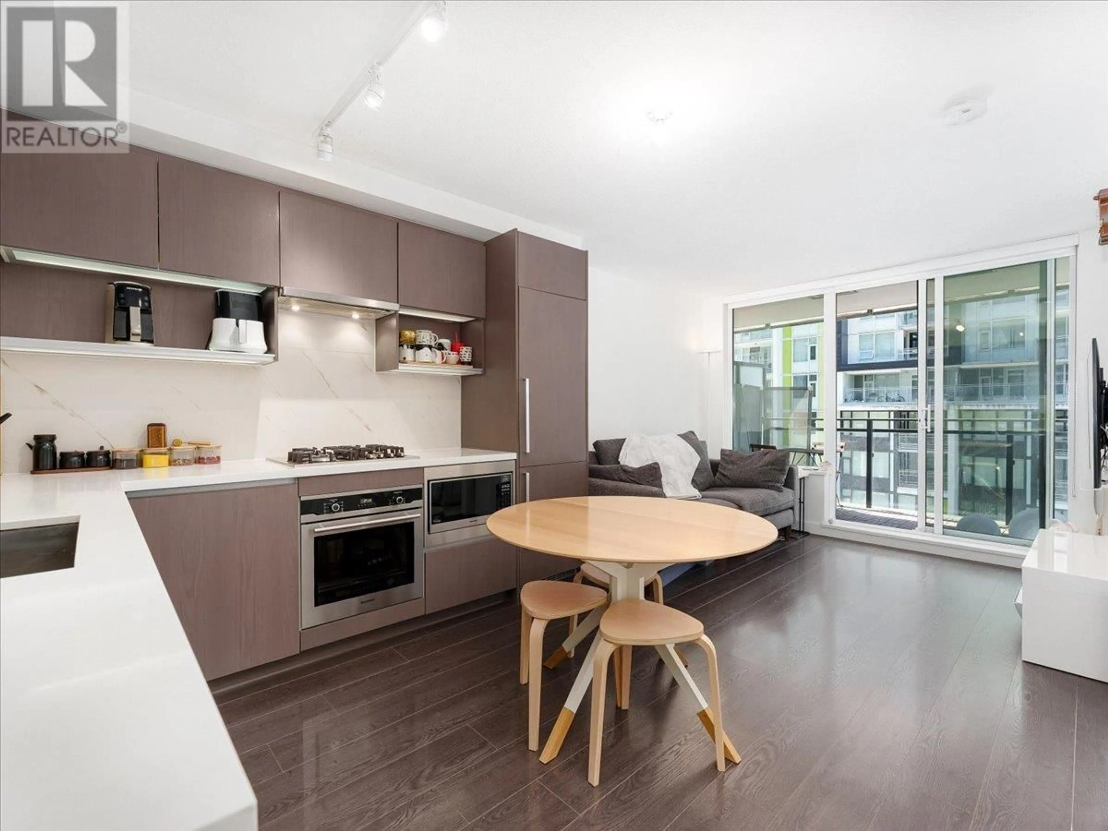 Contemporary kitchen, unknown for 606 - 8833 HAZELBRIDGE WAY, Richmond British Columbia V6X0N3