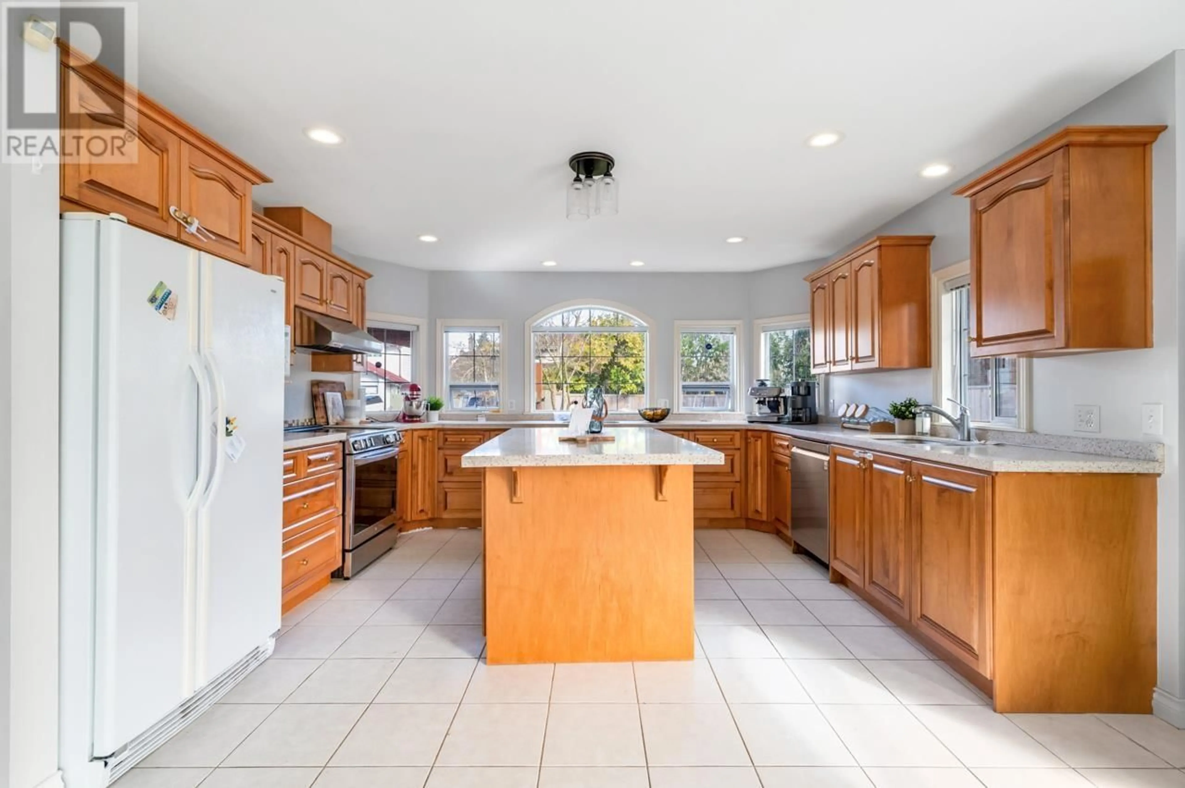 Open concept kitchen, ceramic/tile floor for 5660 STEFANKO PLACE, Richmond British Columbia V7E5G2