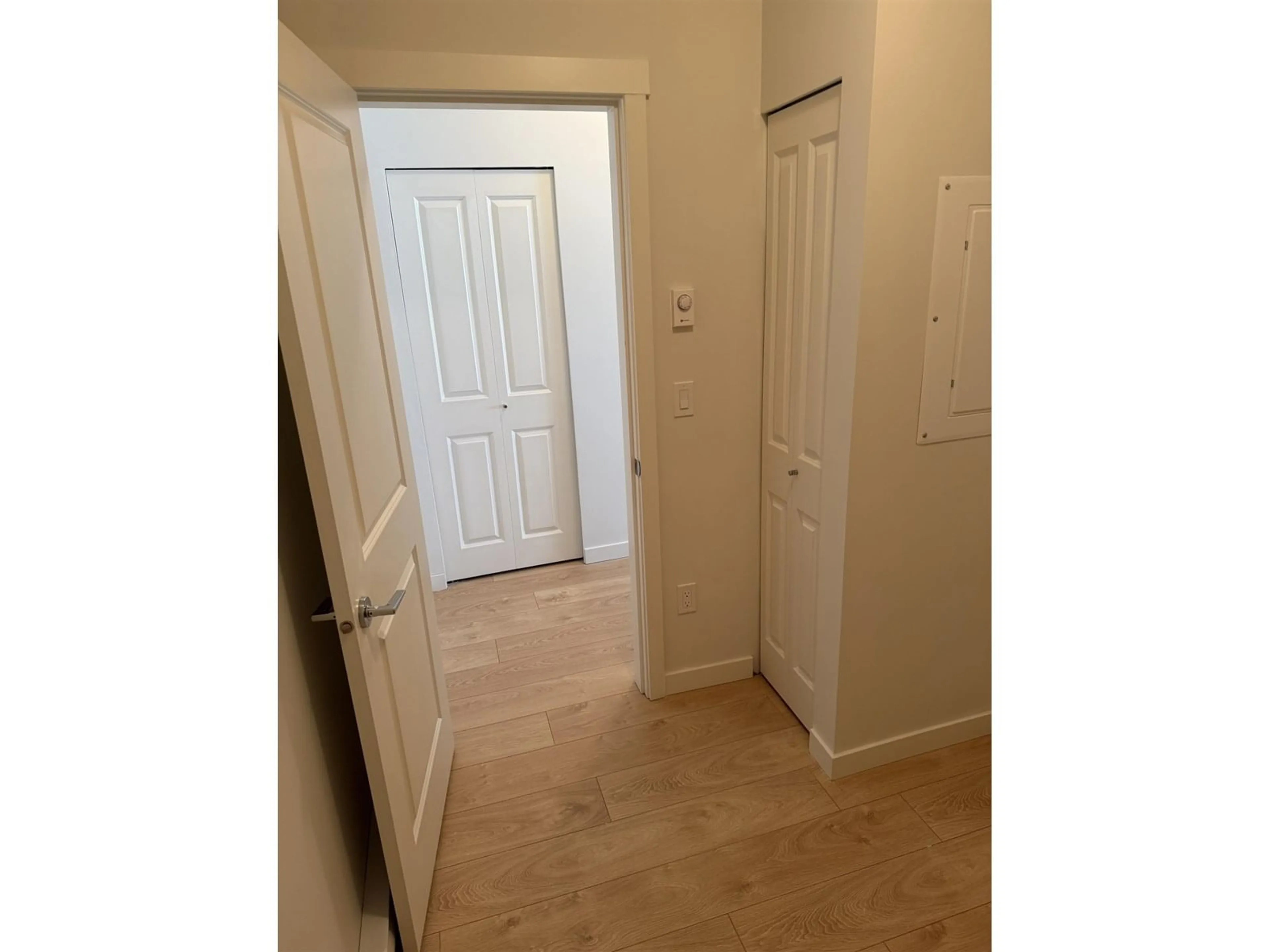 Unknown for 113 - 15858 FRASER, Surrey British Columbia V4N6X4