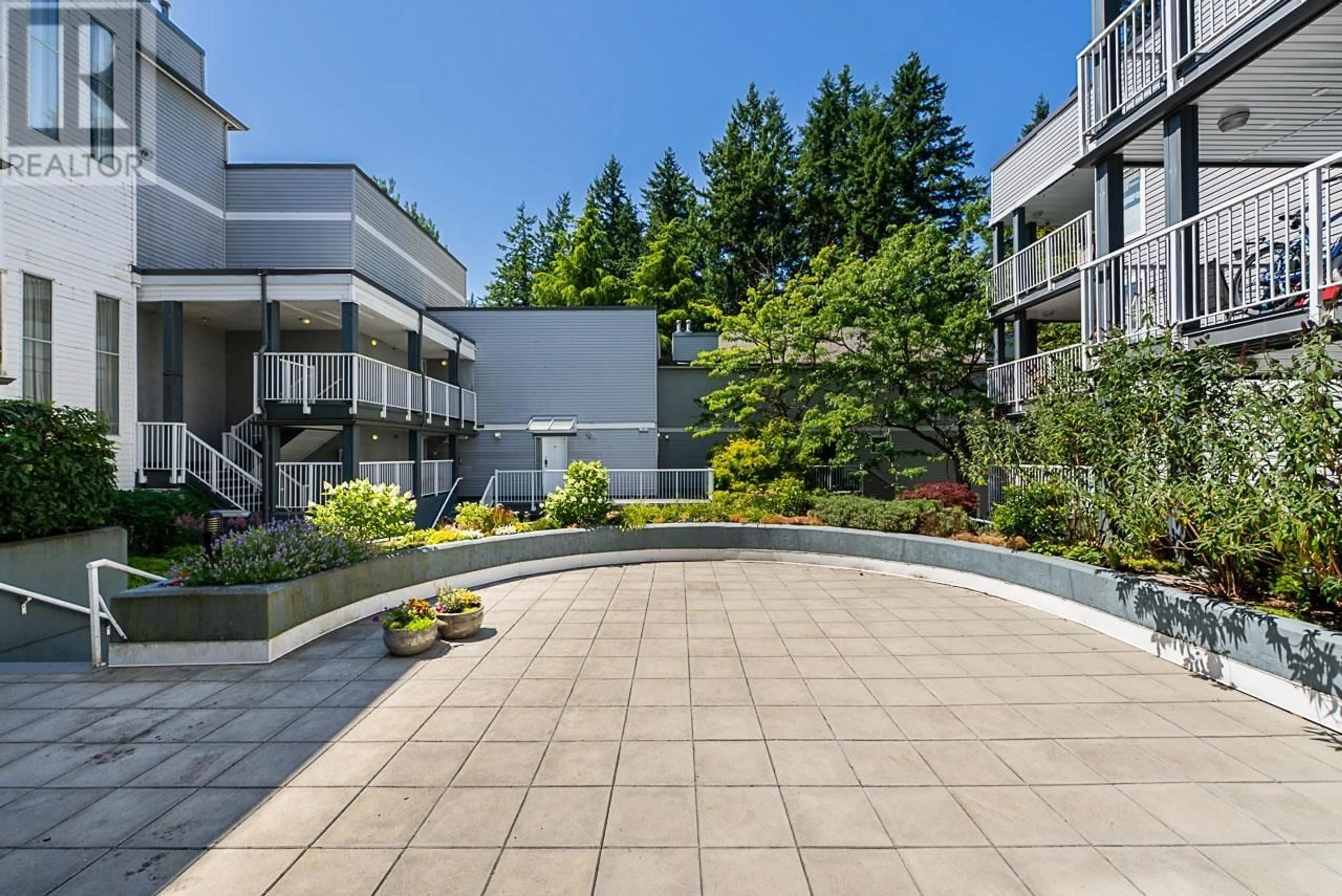 Patio, unknown for 25 - 7345 SANDBORNE AVENUE, Burnaby British Columbia V3N4W6