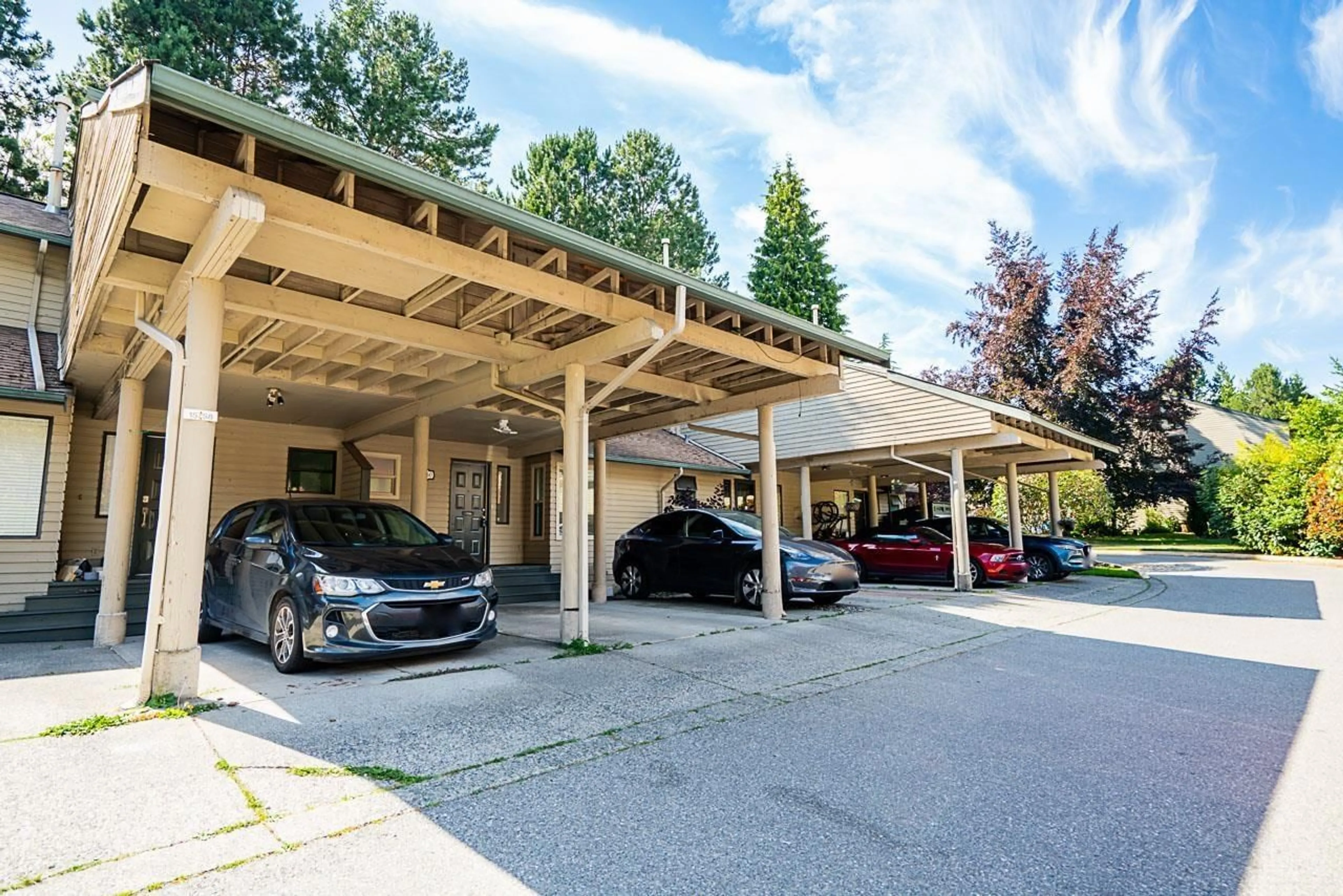 Indoor garage for 15760 MCBETH, Surrey British Columbia V4A5X3