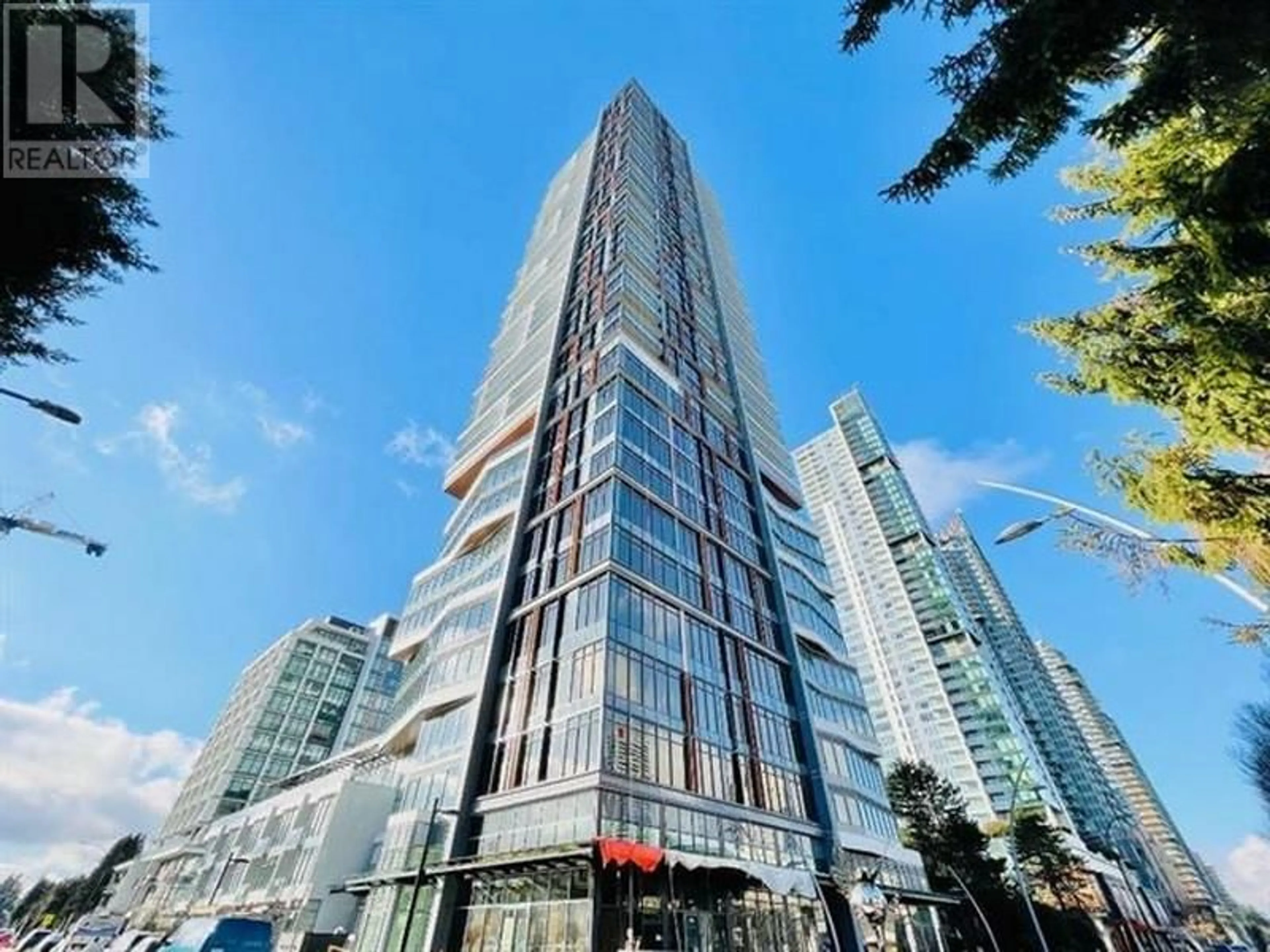 Indoor foyer for 3901 - 6511 SUSSEX AVENUE, Burnaby British Columbia V5H0K5