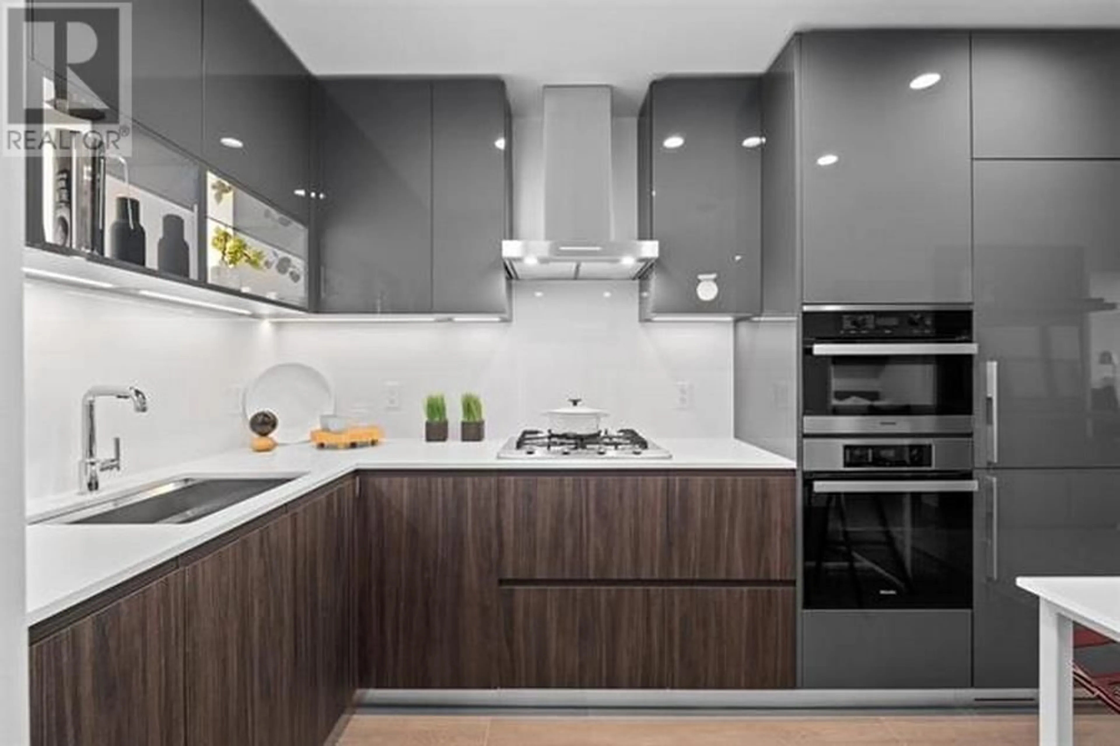 Contemporary kitchen, unknown for 3901 - 6511 SUSSEX AVENUE, Burnaby British Columbia V5H0K5