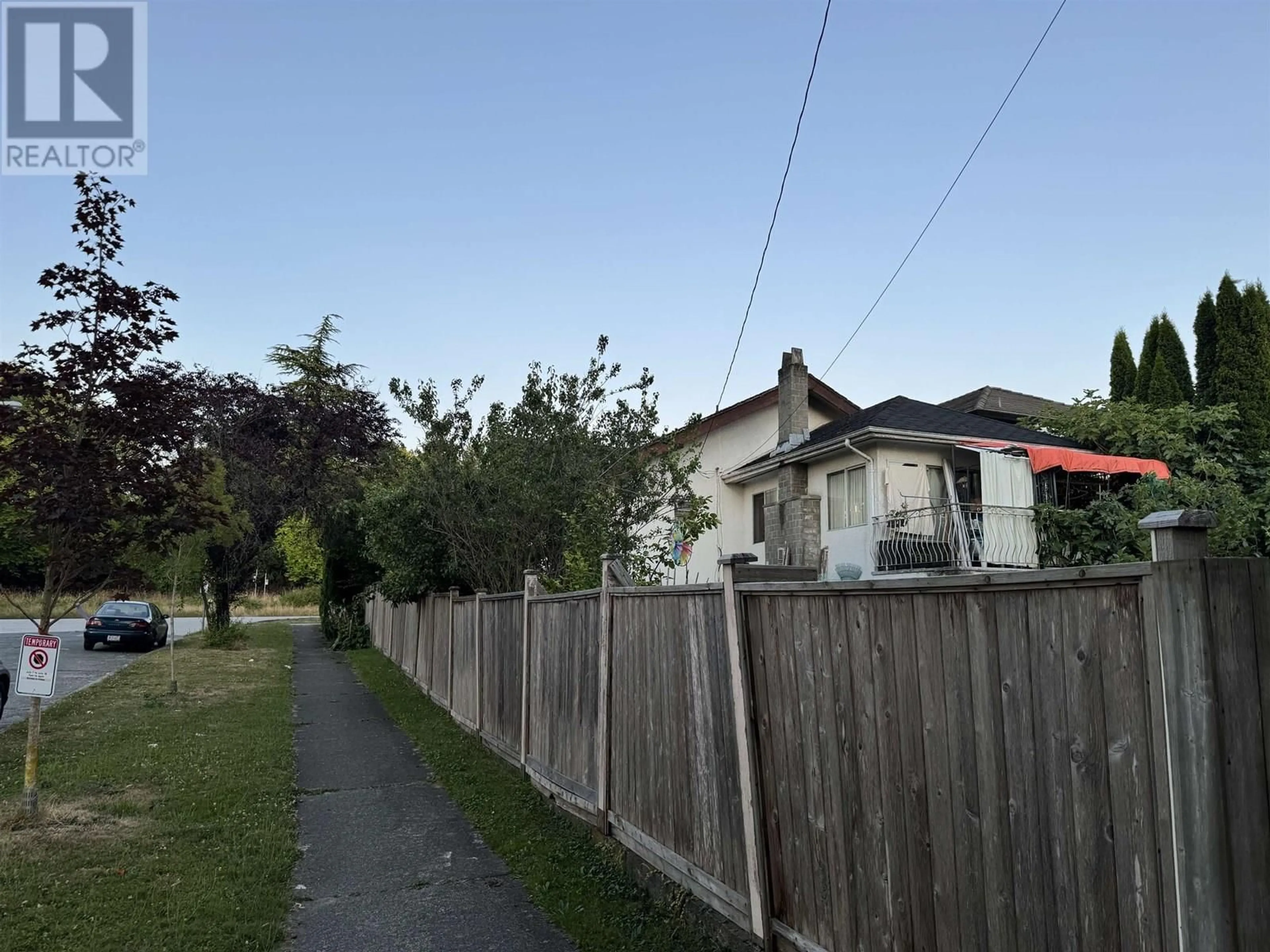 A pic from outside/outdoor area/front of a property/back of a property/a pic from drone, street for 3707 ARBUTUS STREET, Vancouver British Columbia V6J3Z8