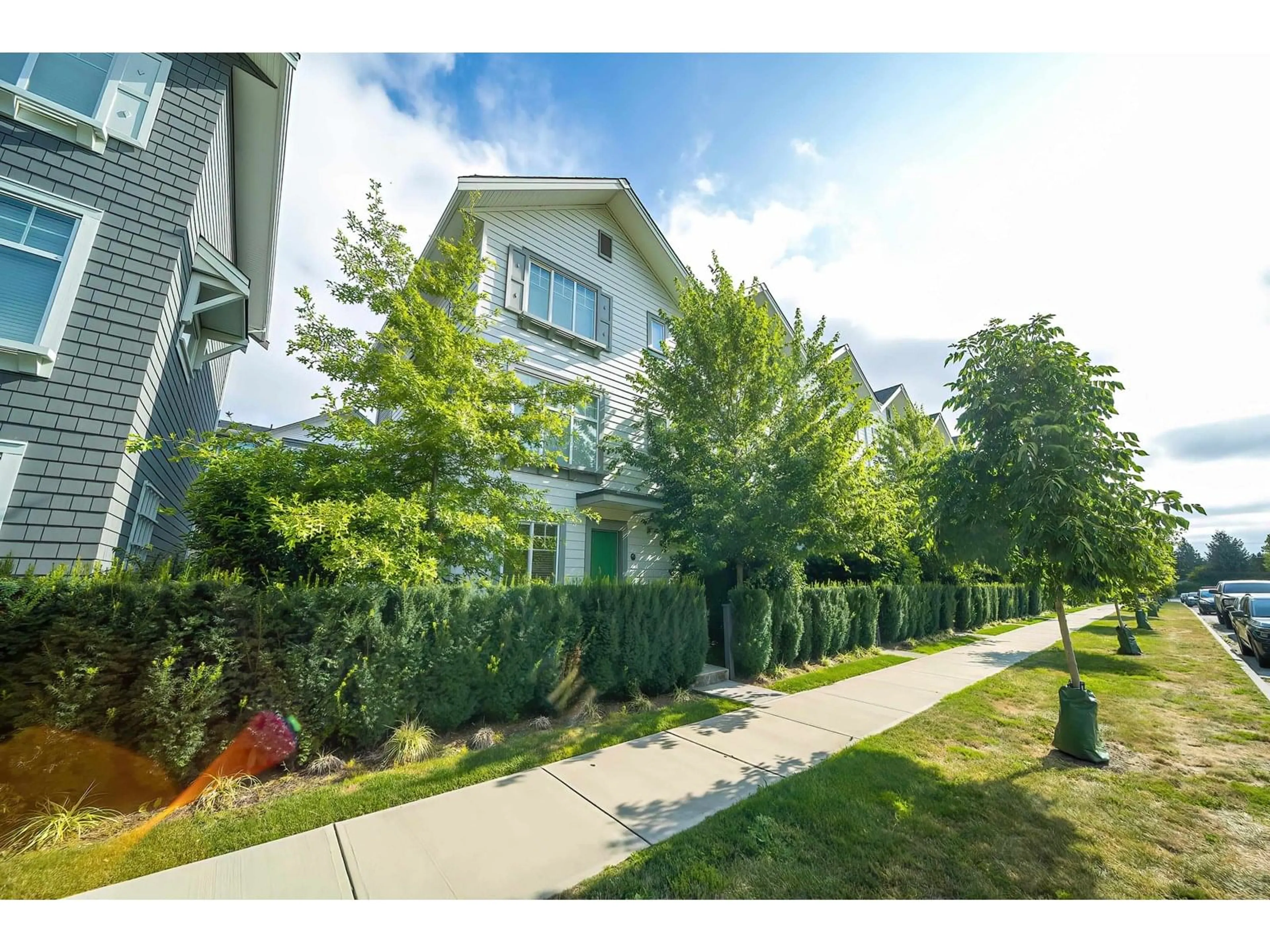 Unknown for 19 - 15489 99A, Surrey British Columbia V3R0G9