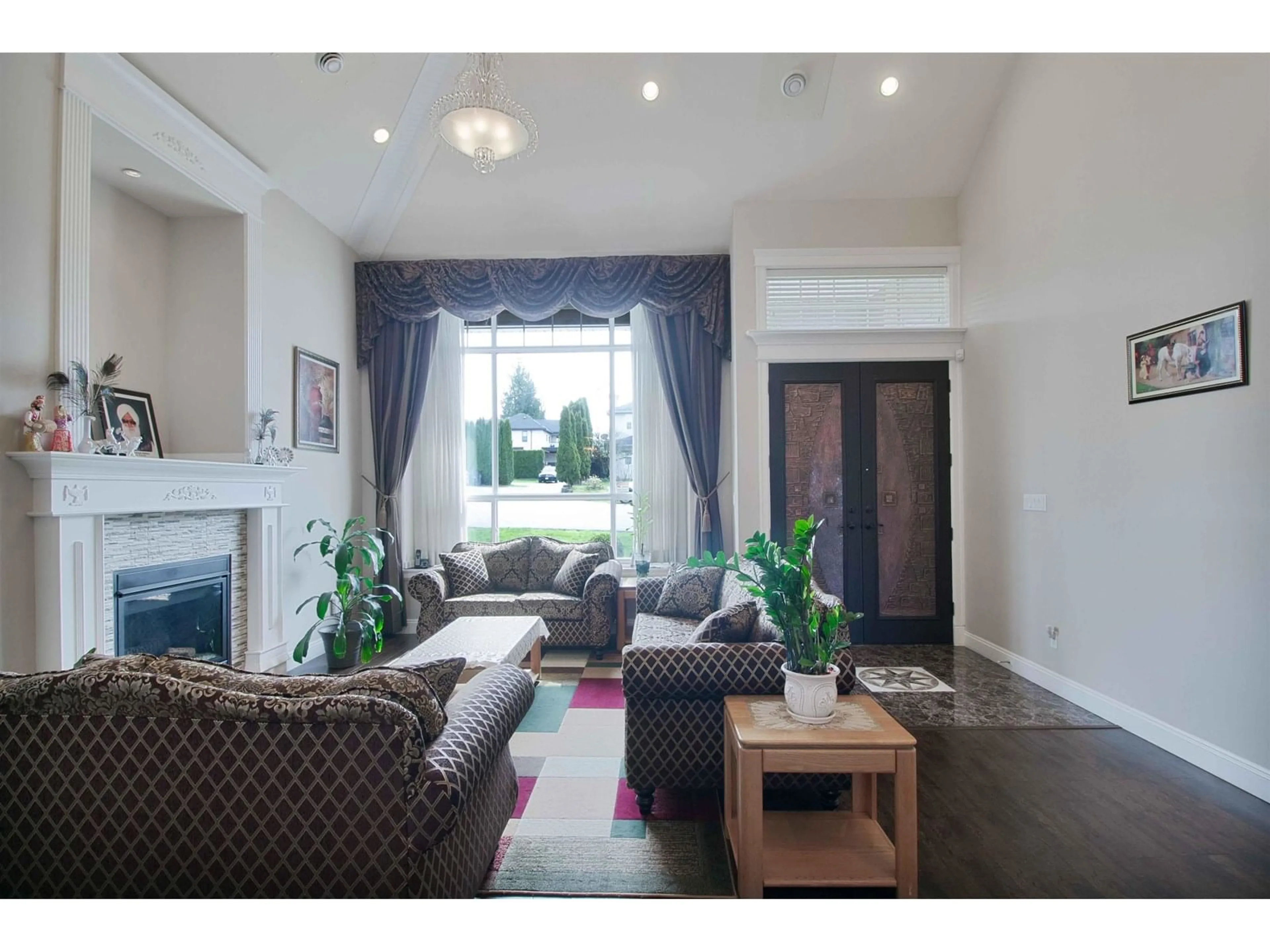 Living room with furniture, unknown for 11971 97, Surrey British Columbia V3V2C4