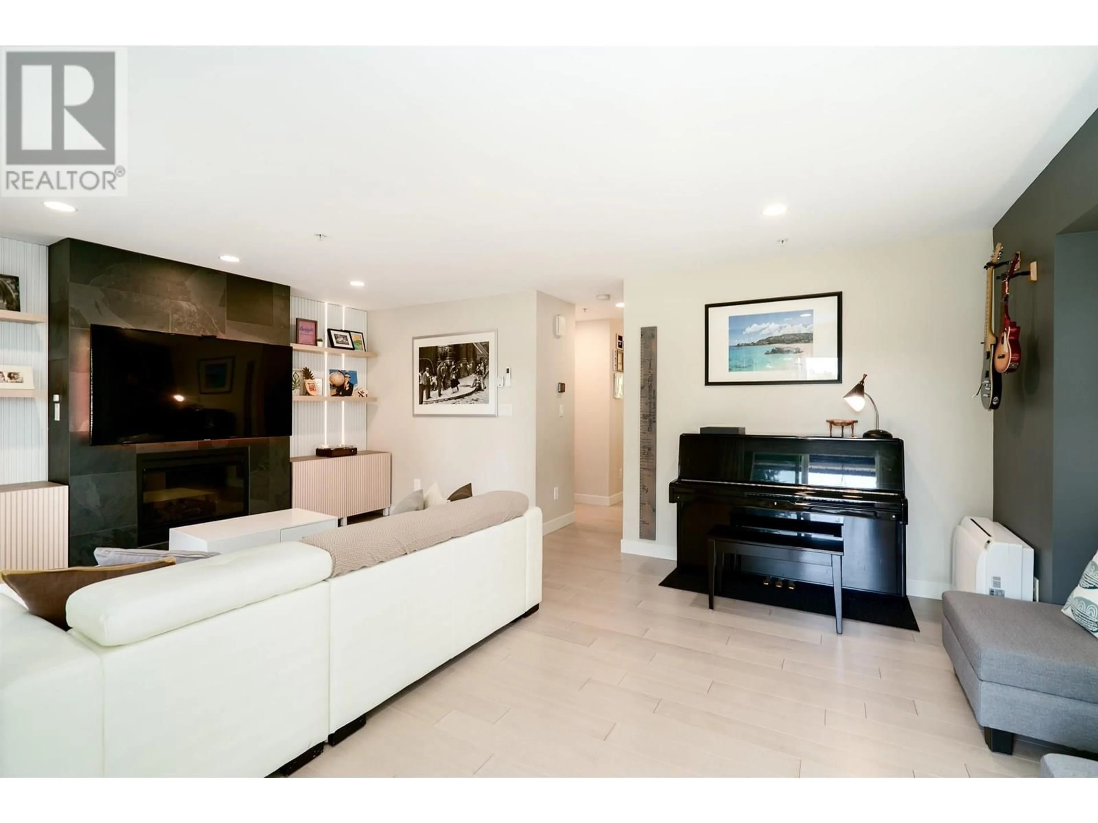 Unknown for 9 - 22206 124 AVENUE, Maple Ridge British Columbia V2X8X1