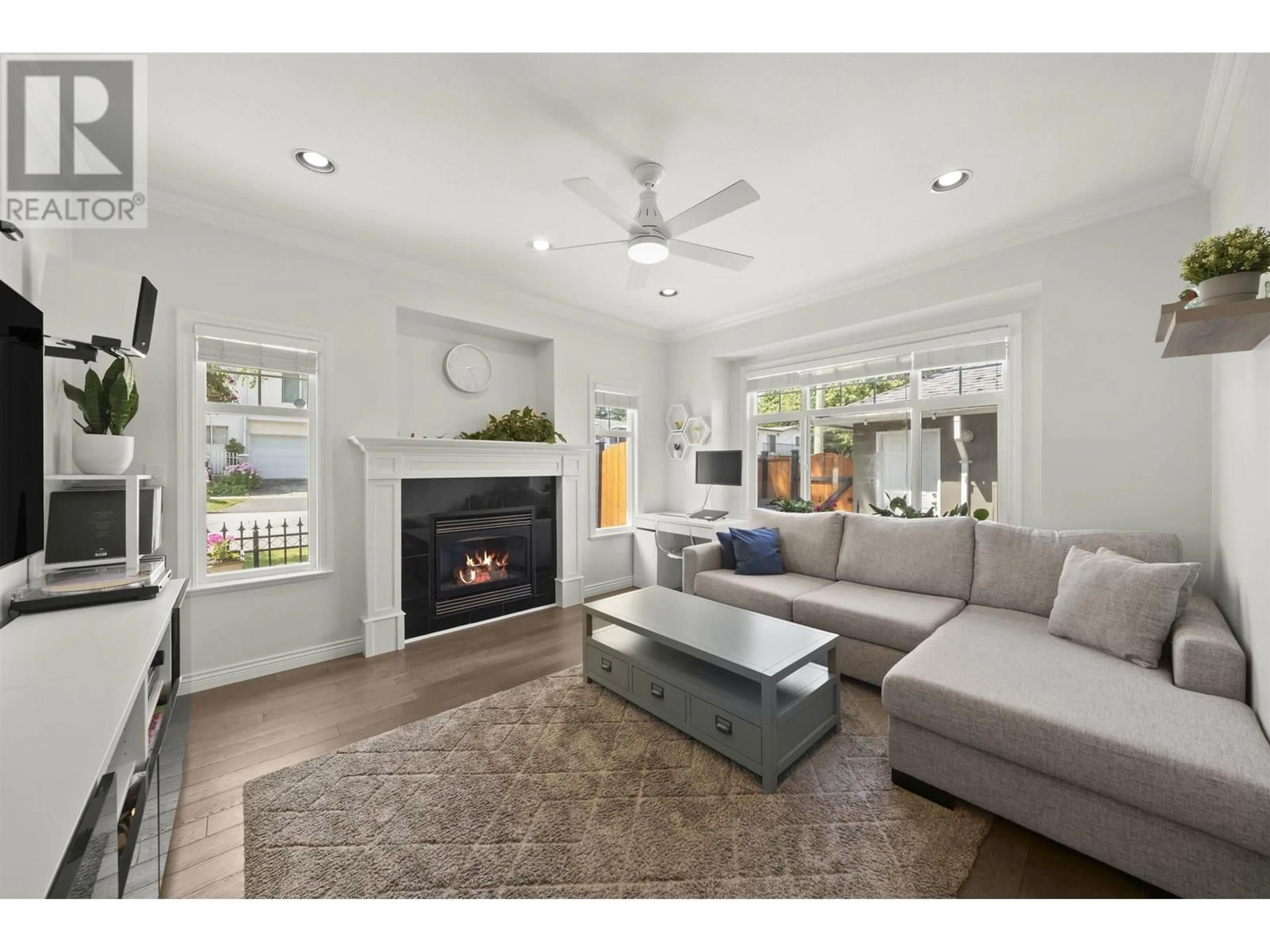 Living room with furniture, unknown for 4305 ALBERT STREET, Burnaby British Columbia V5C2E9