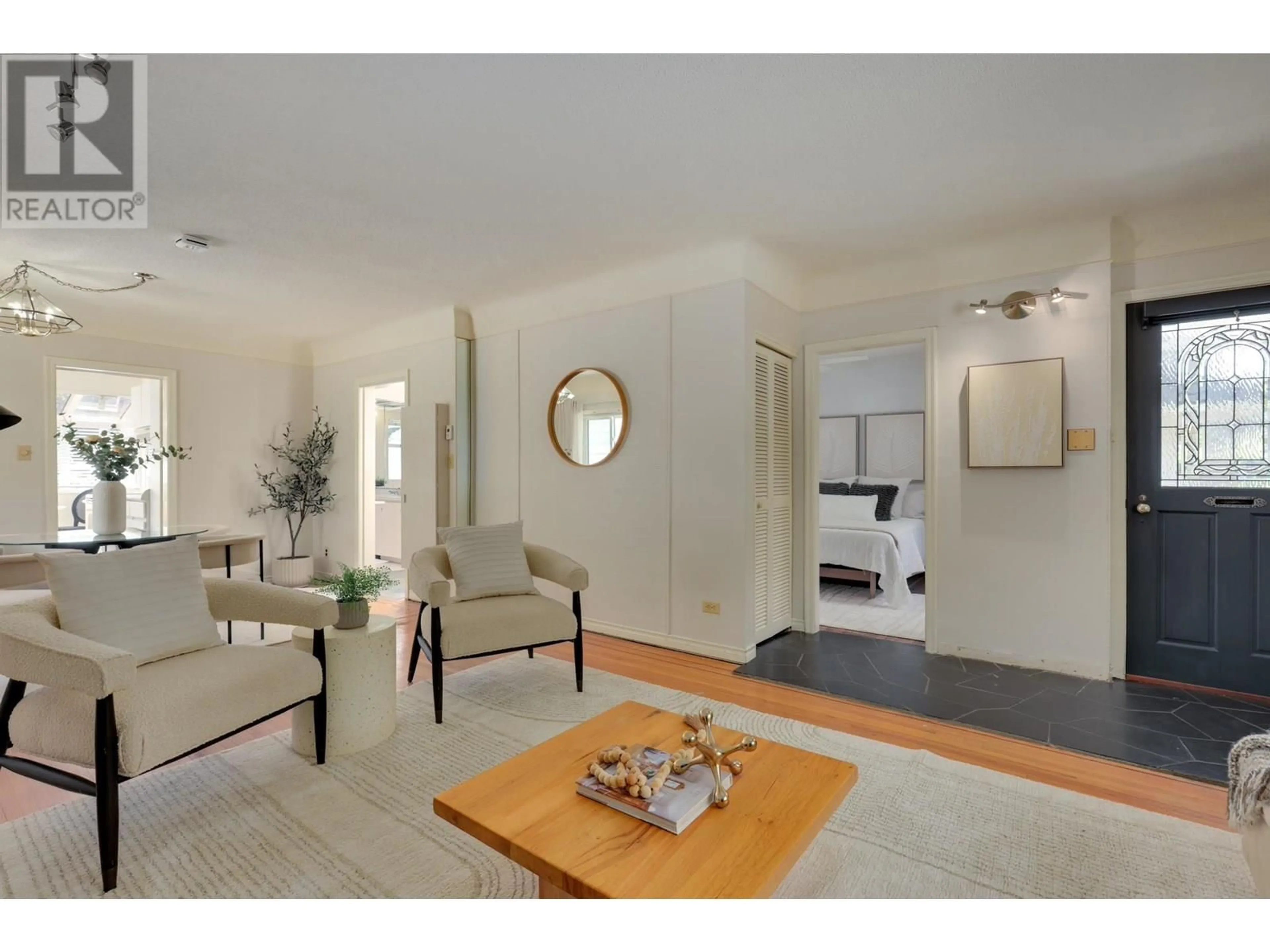 Indoor entryway for 1630 64TH AVENUE, Vancouver British Columbia V6P2P1