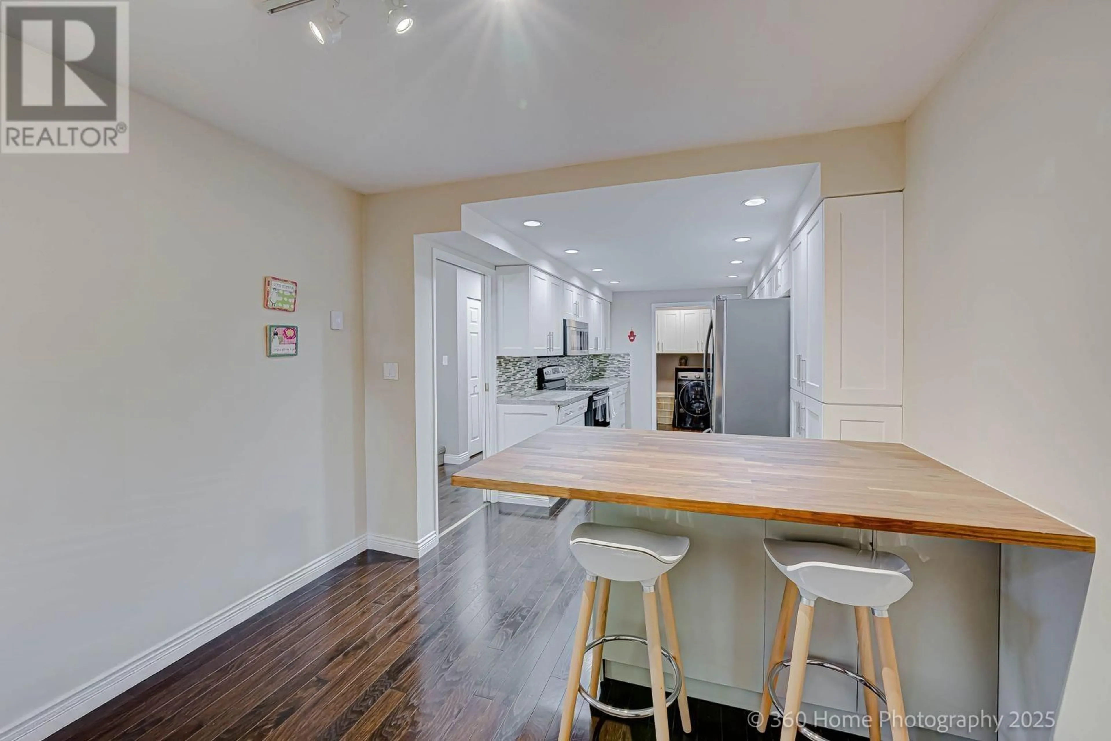 Open concept kitchen, unknown for 14 - 5600 LADNER TRUNK ROAD, Delta British Columbia V4K1X4