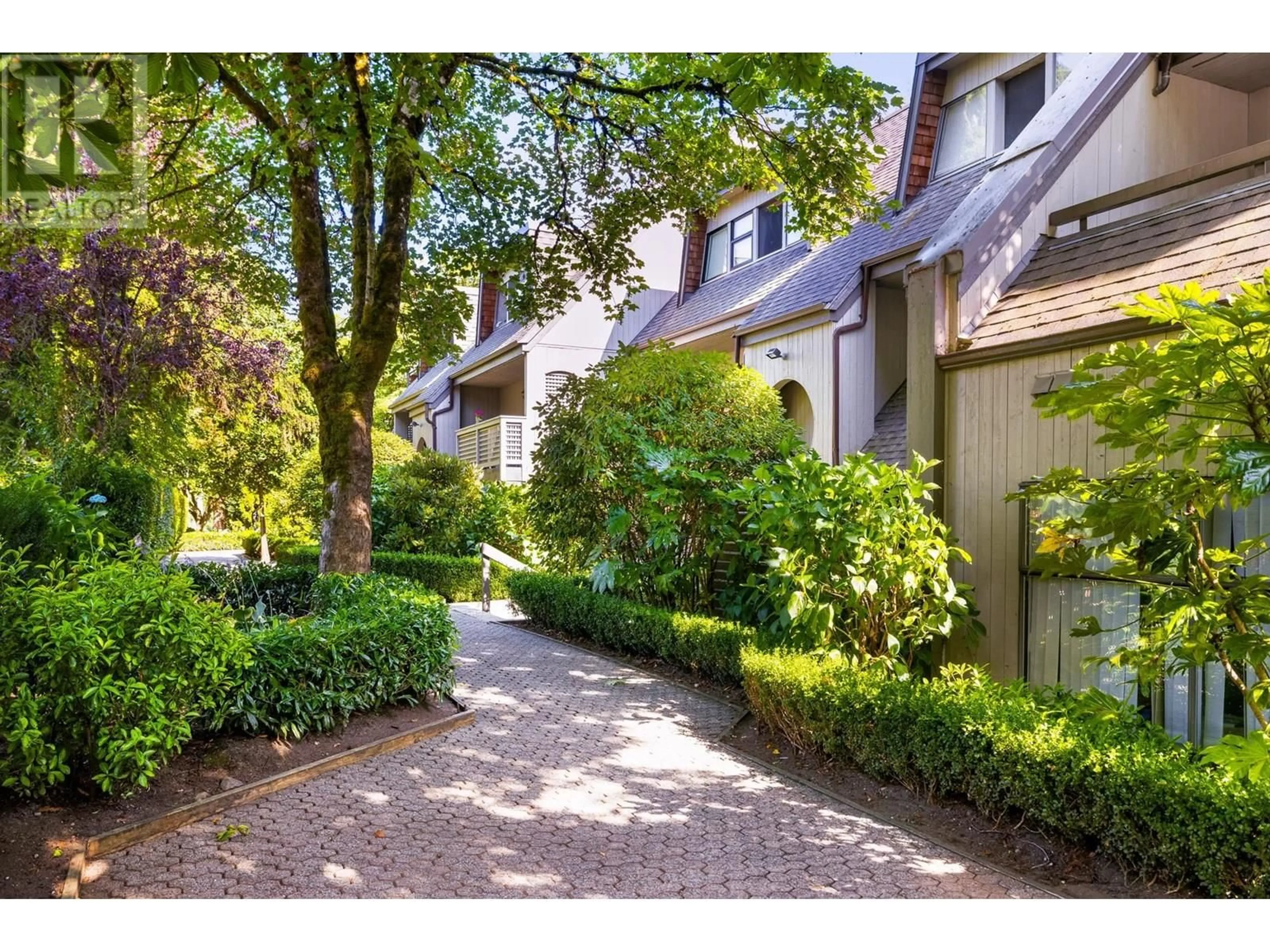 Unknown for 3182 MOUNTAIN HIGHWAY, North Vancouver British Columbia V7K2H5